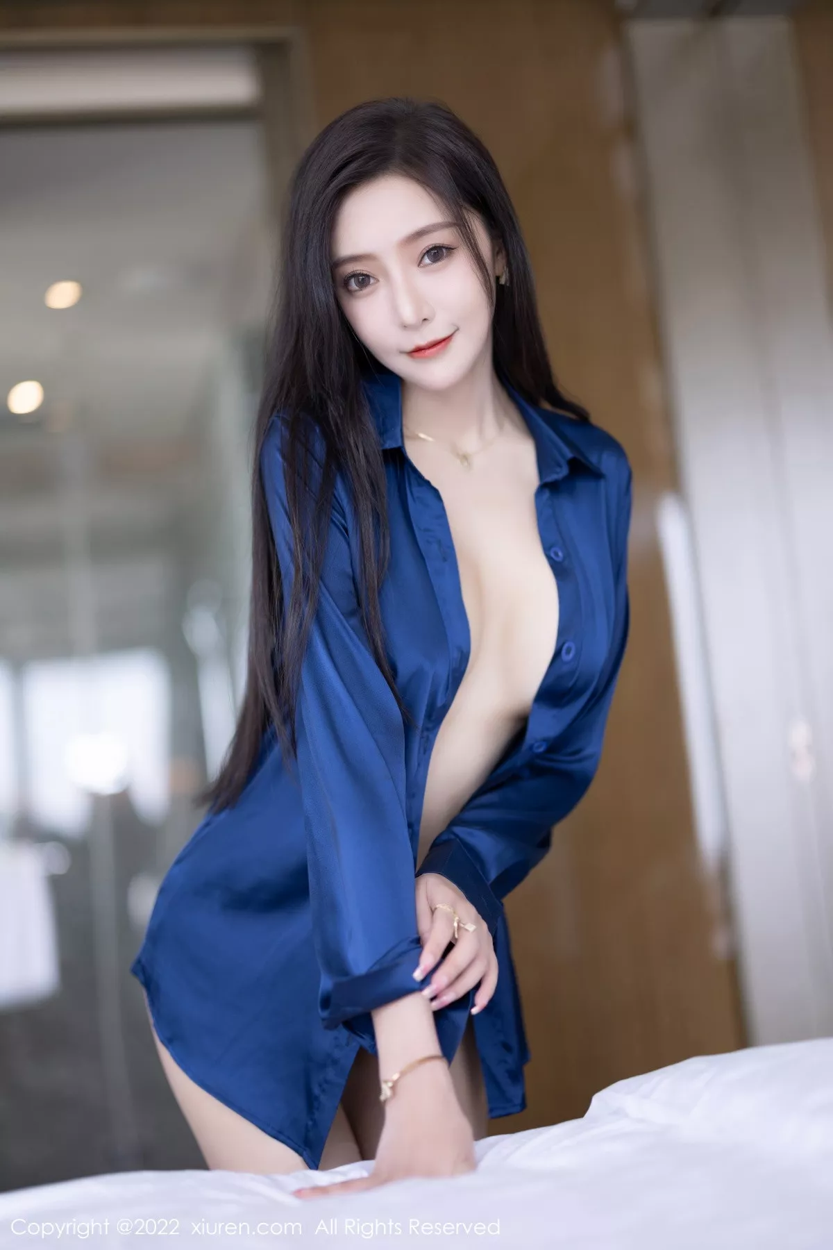 秀人集.com_[XiuRen秀人网]No.5790_女神王馨瑶yanni蓝色上衣配白长裤半脱露性感内衣迷人诱惑写真90P