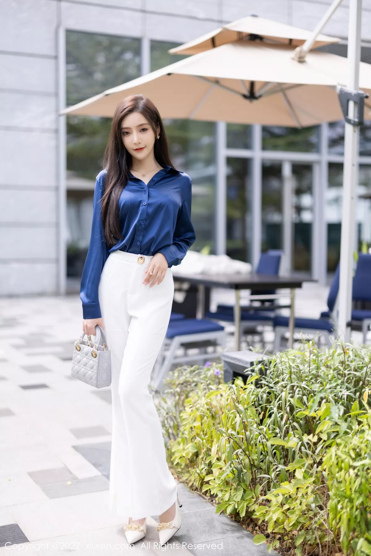 秀人集.com_[XiuRen秀人网]No.5790_女神王馨瑶yanni蓝色上衣配白长裤半脱露性感内衣迷人诱惑写真90P