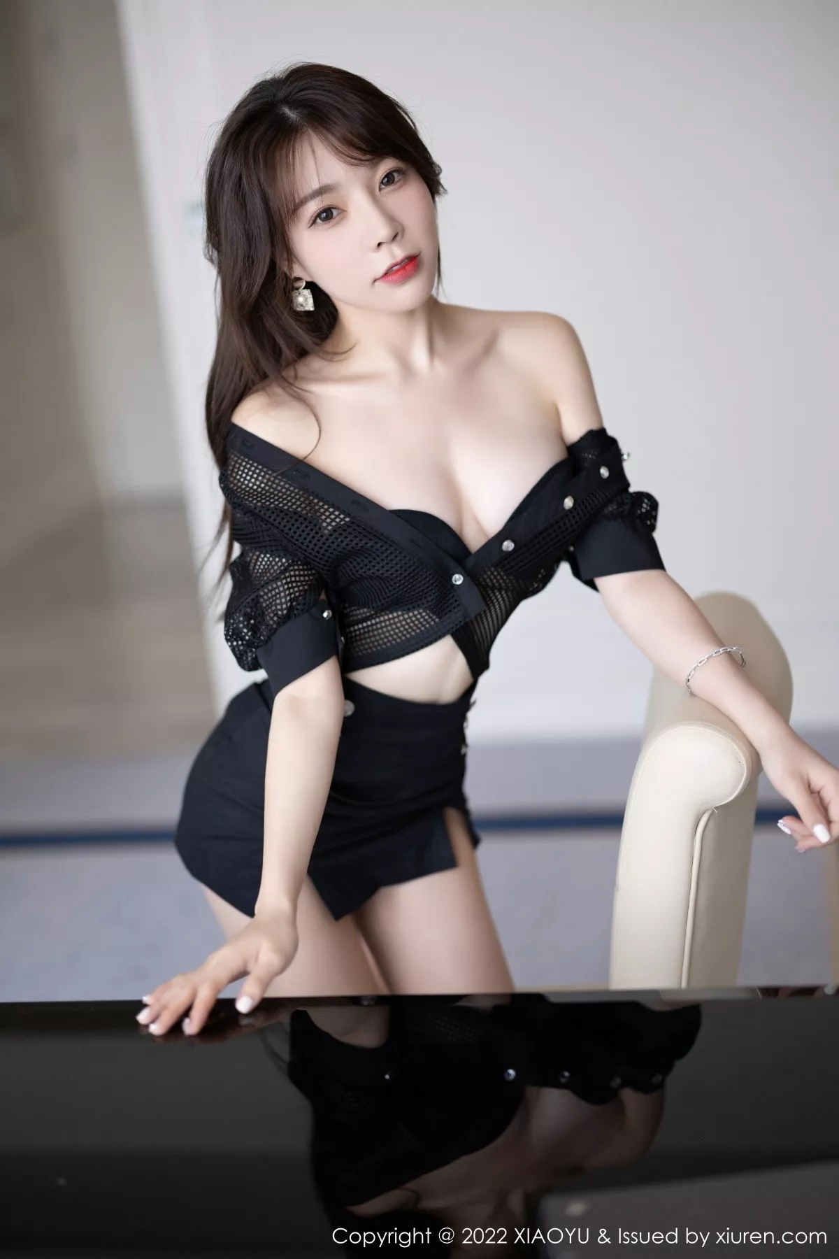 秀人集.com_[XiaoYu画语界]Vol.898_女神徐莉芝Booty黑色轻透上衣配黑短裙露性感黑色内衣诱惑写真85P