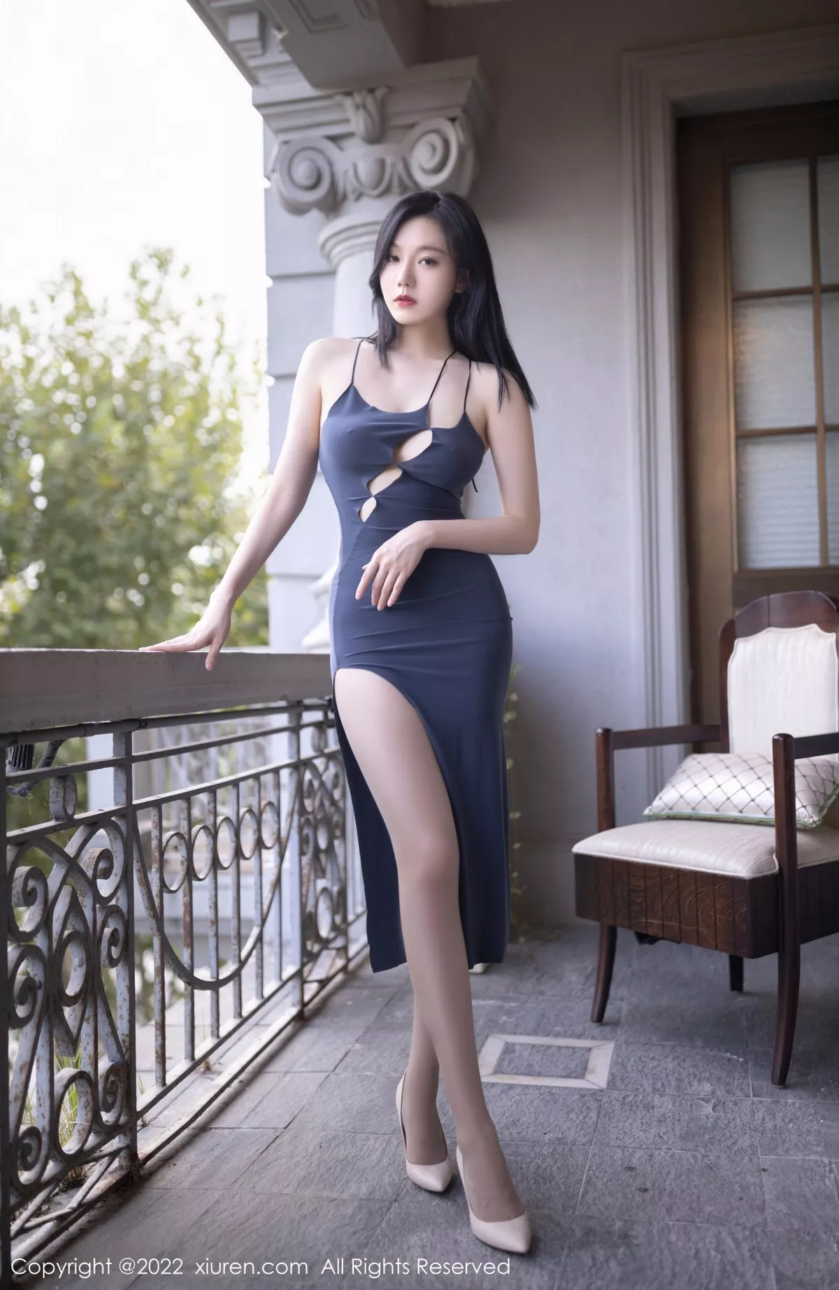 秀人集.com_[XiuRen秀人网]No.5824_模特安然anran北京旅拍蓝灰色连衣短裙秀曼妙身姿迷人诱惑写真90P