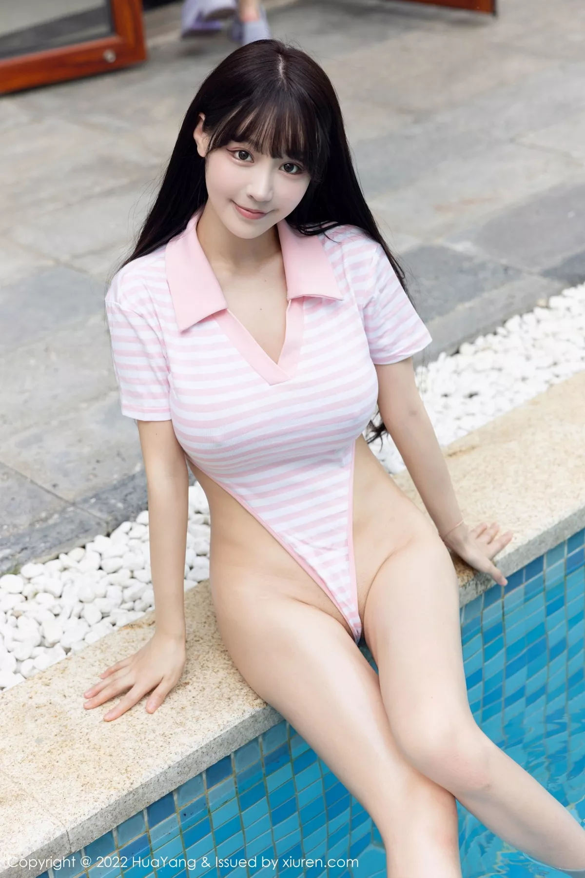 秀人集.com_[HuaYang花漾]Vol.517_女神朱可儿Flora泳池场景粉色高开叉连体衣秀丰满身材诱惑写真53P