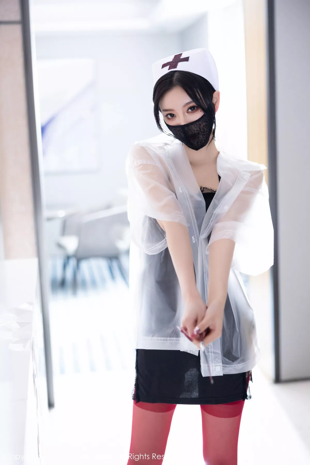 秀人集.com_[XiuRen秀人网]No.5751_女神杨晨晨Yome万圣节主题黑色吊带上衣配红丝袜完美诱惑写真90P