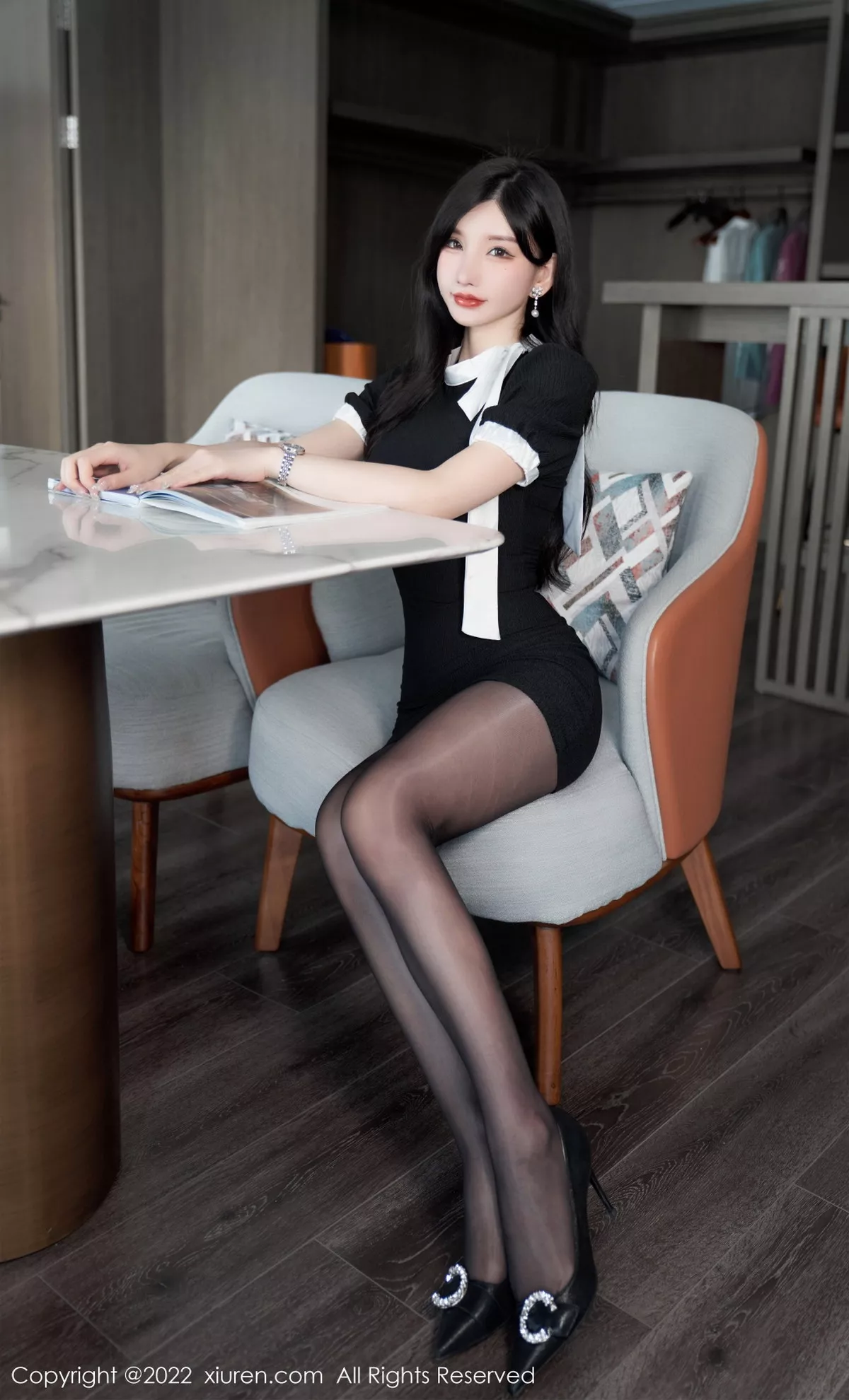 秀人集.com_[XiuRen秀人网]No.5848_女神周于希Sally私房性感蓝色蕾丝内衣配超薄闪亮黑丝魅惑写真102P