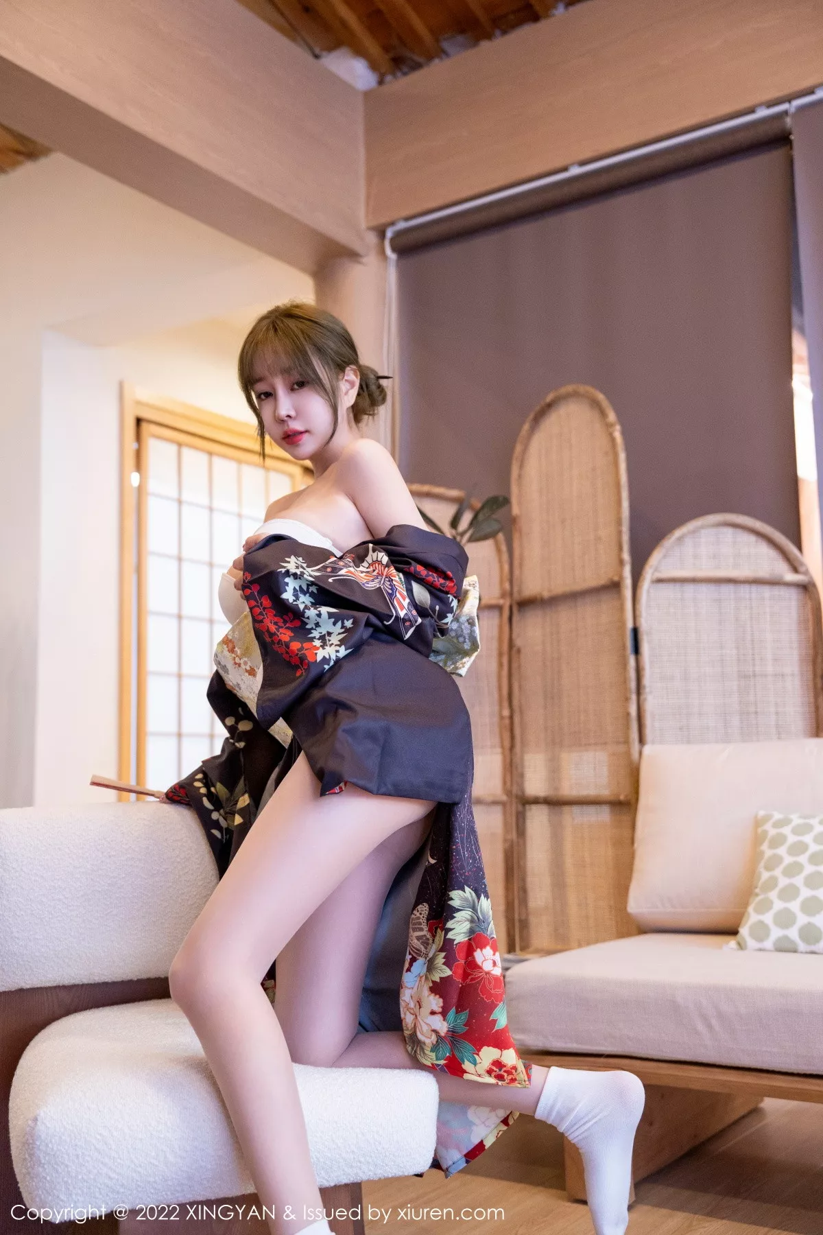 秀人集.com_[XINGYAN星颜社]VOL.154_女神王雨纯脱深色日式和服露性感白色内衣配超薄肉丝诱惑写真82P