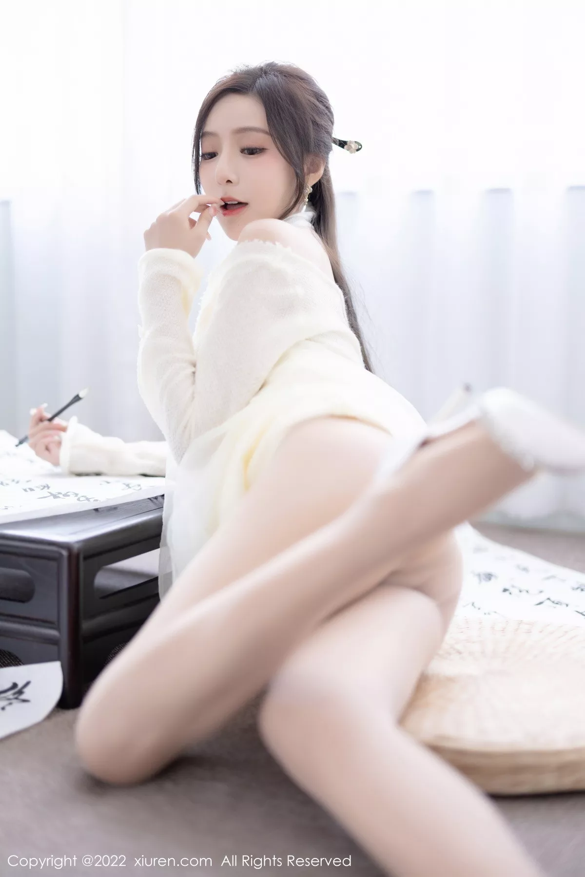 秀人集.com_[XiuRen秀人网]No.5846_女神王馨瑶yanni性感白色连衣裙配超薄肉丝秀翘臀美腿诱惑写真87P