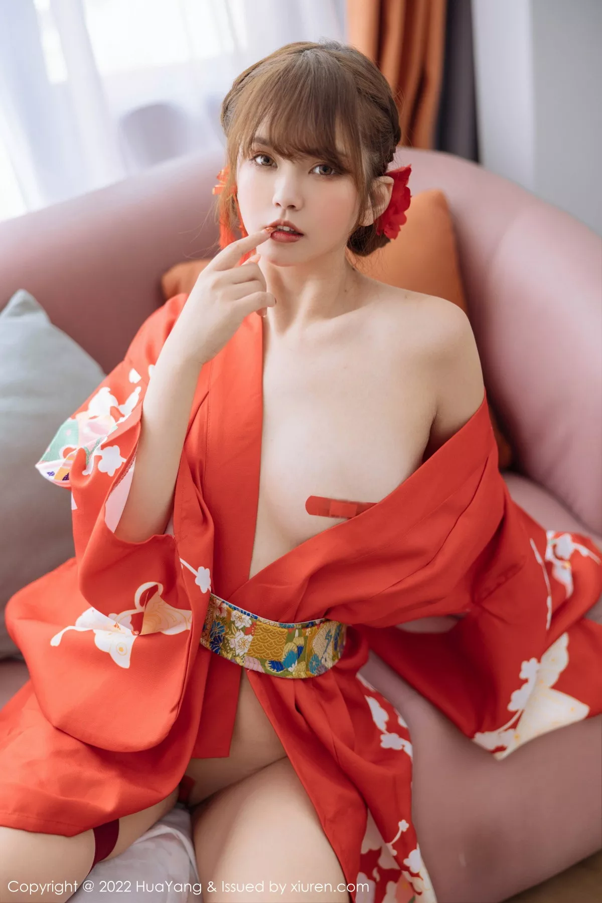 秀人集.com_[HuaYang花漾]Vol.518_模特张思允Nice西双版纳旅拍红色真空和服半脱露豪乳诱惑写真64P