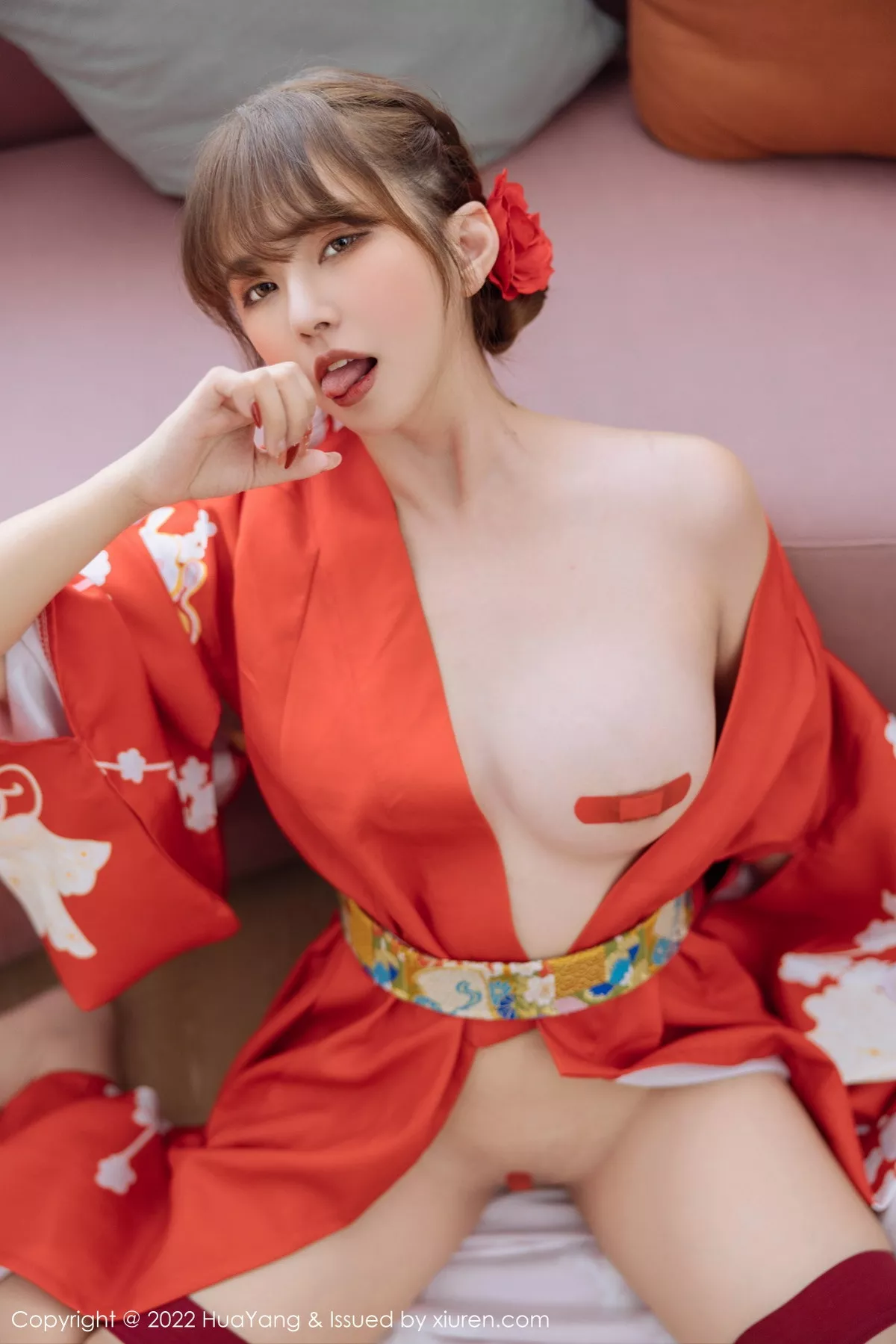 秀人集.com_[HuaYang花漾]Vol.518_模特张思允Nice西双版纳旅拍红色真空和服半脱露豪乳诱惑写真64P