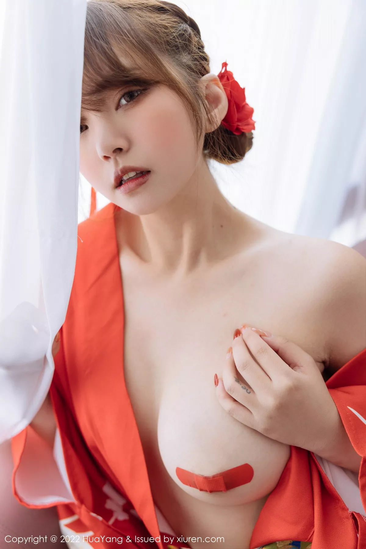 秀人集.com_[HuaYang花漾]Vol.518_模特张思允Nice西双版纳旅拍红色真空和服半脱露豪乳诱惑写真64P