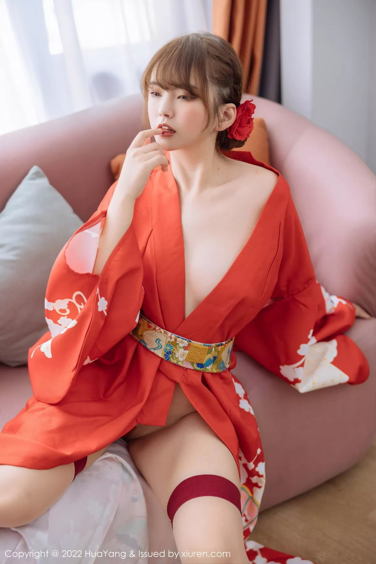 秀人集.com_[HuaYang花漾]Vol.518_模特张思允Nice西双版纳旅拍红色真空和服半脱露豪乳诱惑写真64P