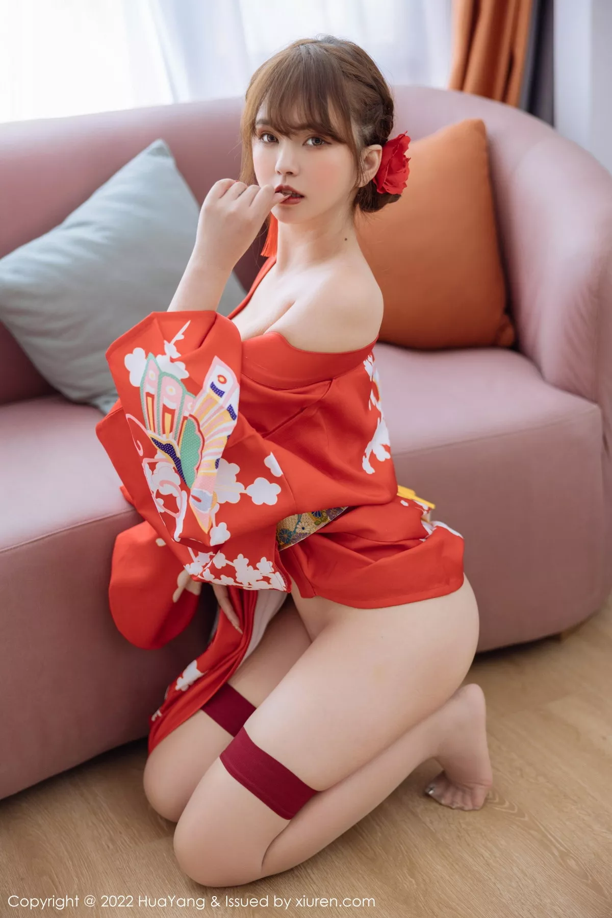 秀人集.com_[HuaYang花漾]Vol.518_模特张思允Nice西双版纳旅拍红色真空和服半脱露豪乳诱惑写真64P