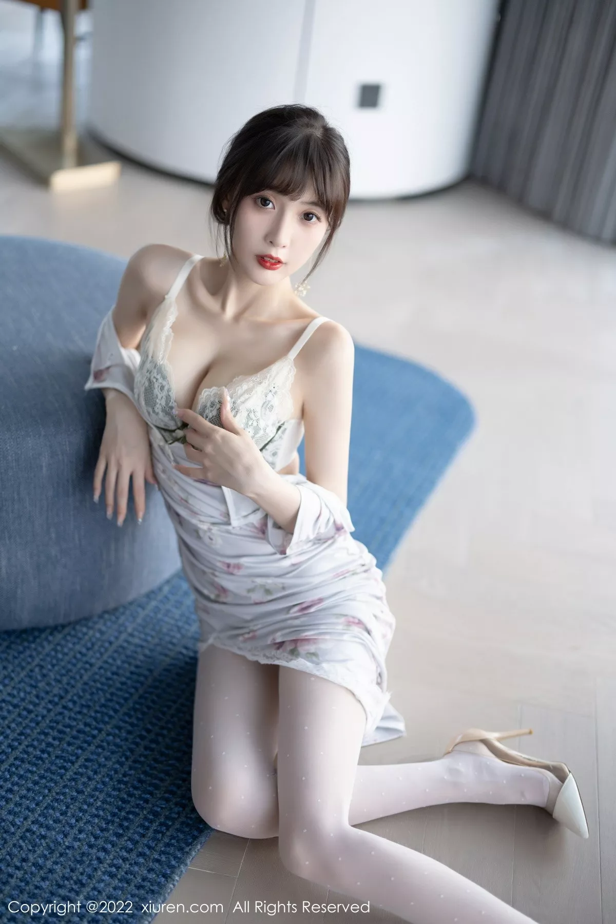 秀人集.com_[XiuRen秀人网]No.5757_模特林星阑白色图案旗袍露浅色蕾丝内衣配白丝袜甜美迷人写真90P