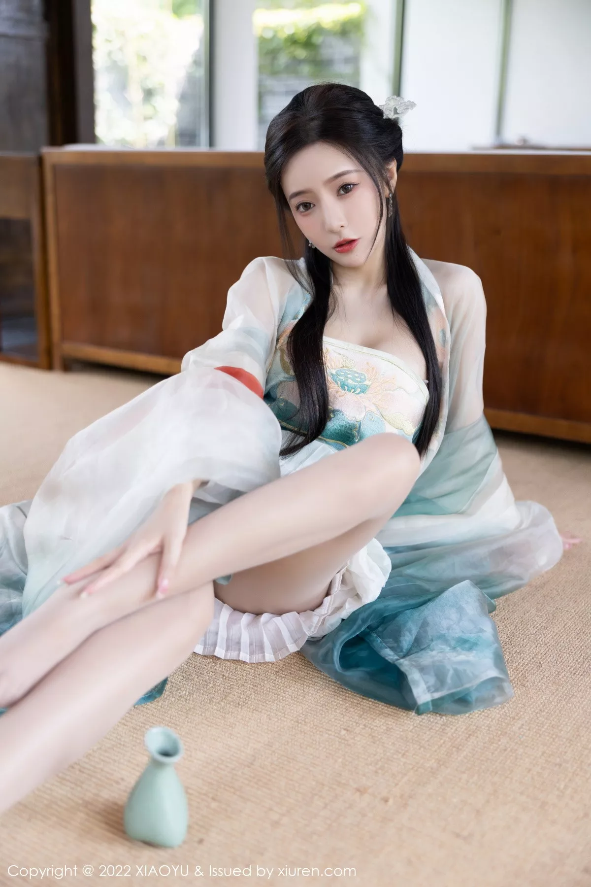 秀人集.com_[XiaoYu画语界]Vol.889_女神王馨瑶yanni杭州旅拍户外场景性感浅色古装服迷人诱惑写真92P