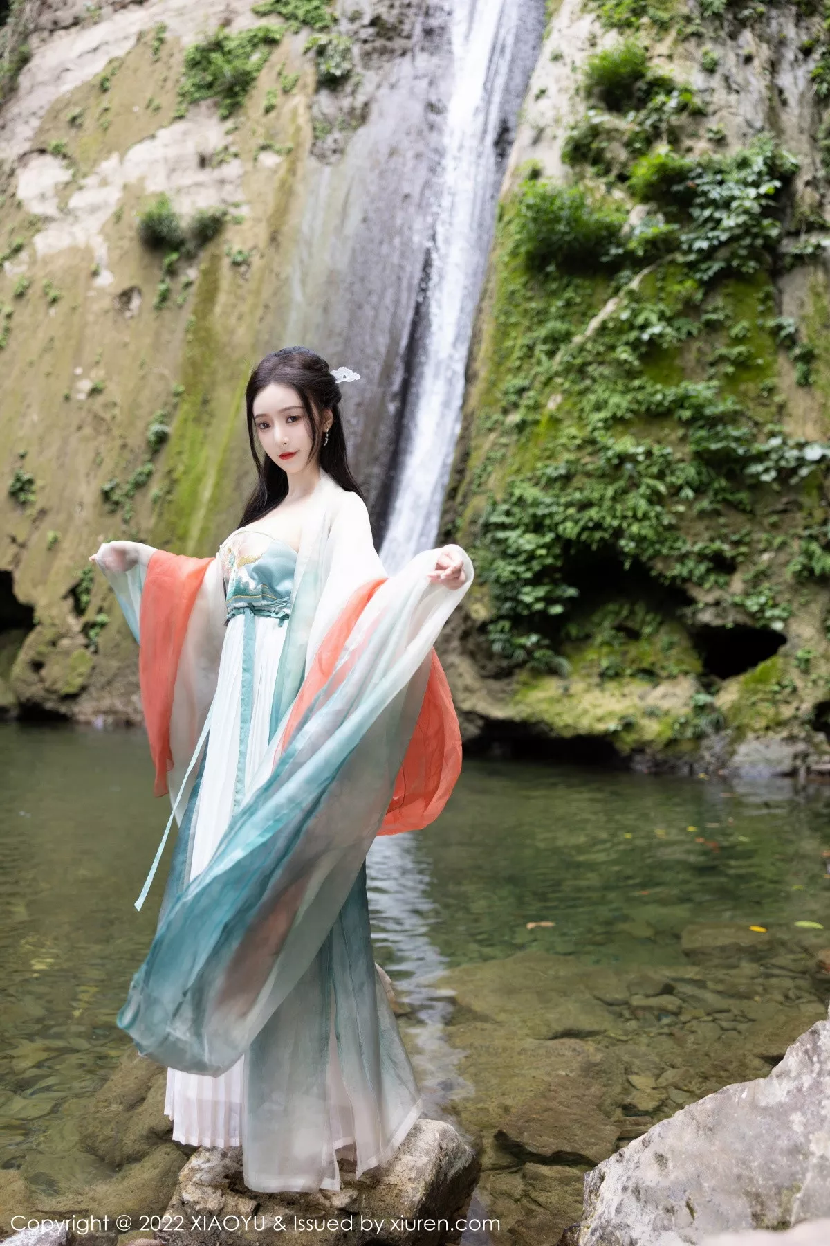秀人集.com_[XiaoYu画语界]Vol.889_女神王馨瑶yanni杭州旅拍户外场景性感浅色古装服迷人诱惑写真92P