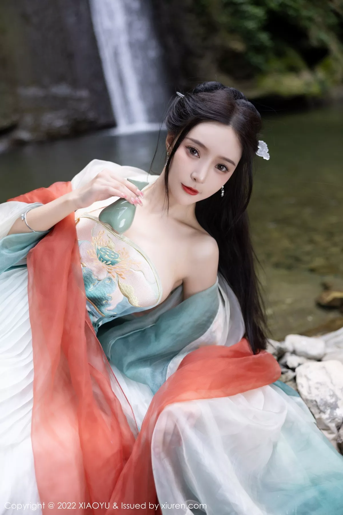 秀人集.com_[XiaoYu画语界]Vol.889_女神王馨瑶yanni杭州旅拍户外场景性感浅色古装服迷人诱惑写真92P