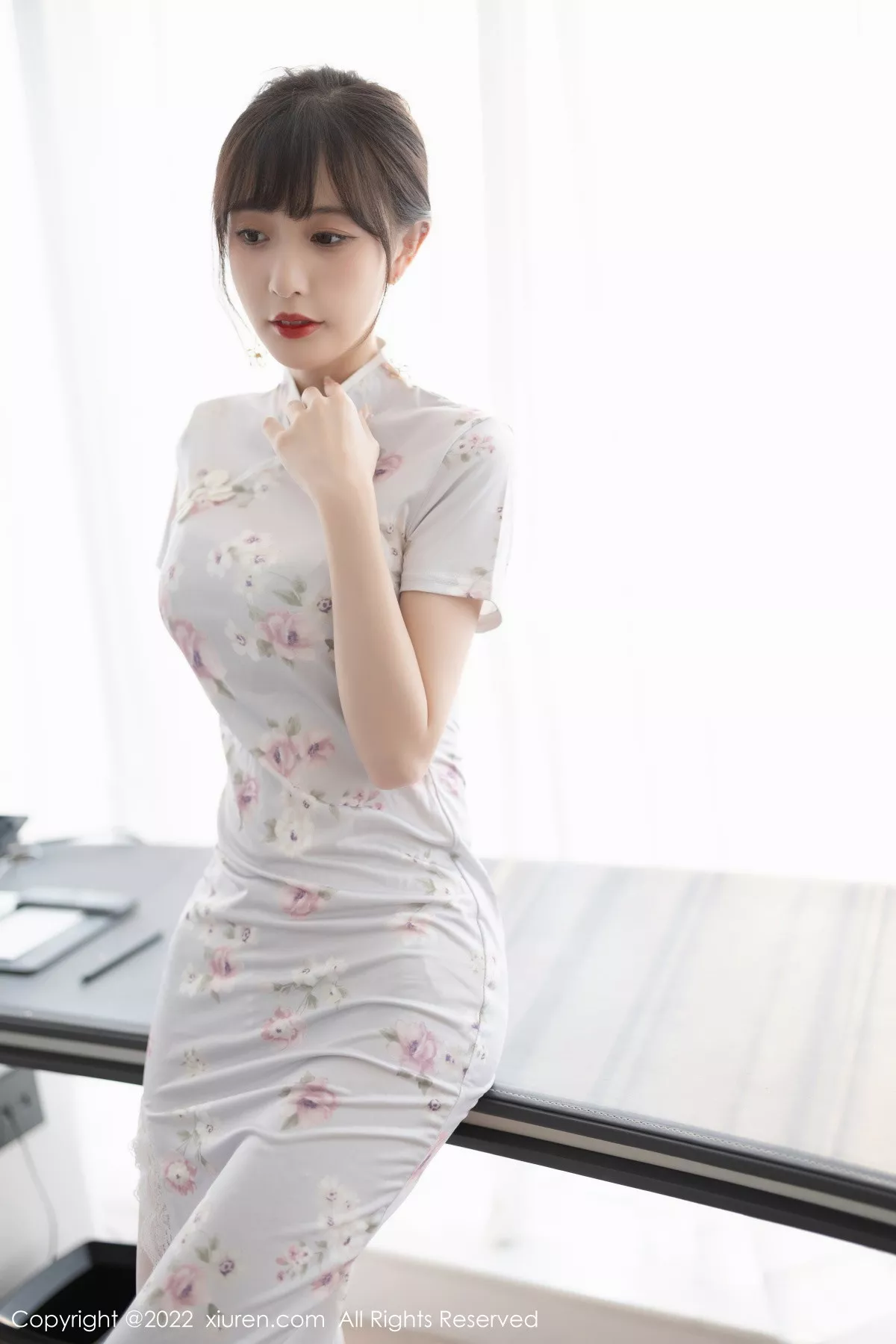 秀人集.com_[XiuRen秀人网]No.5757_模特林星阑白色图案旗袍露浅色蕾丝内衣配白丝袜甜美迷人写真90P