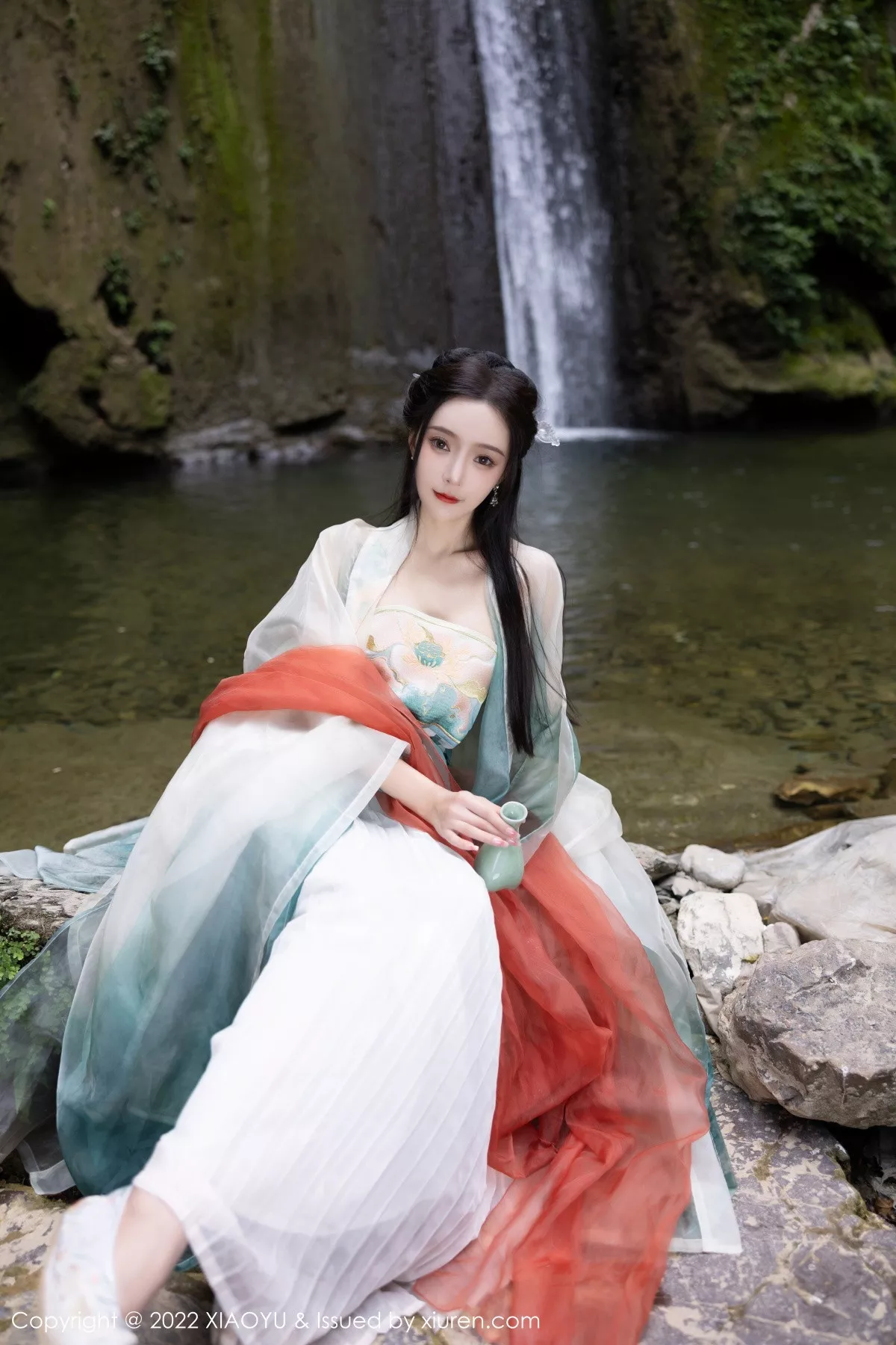 秀人集.com_[XiaoYu画语界]Vol.889_女神王馨瑶yanni杭州旅拍户外场景性感浅色古装服迷人诱惑写真92P
