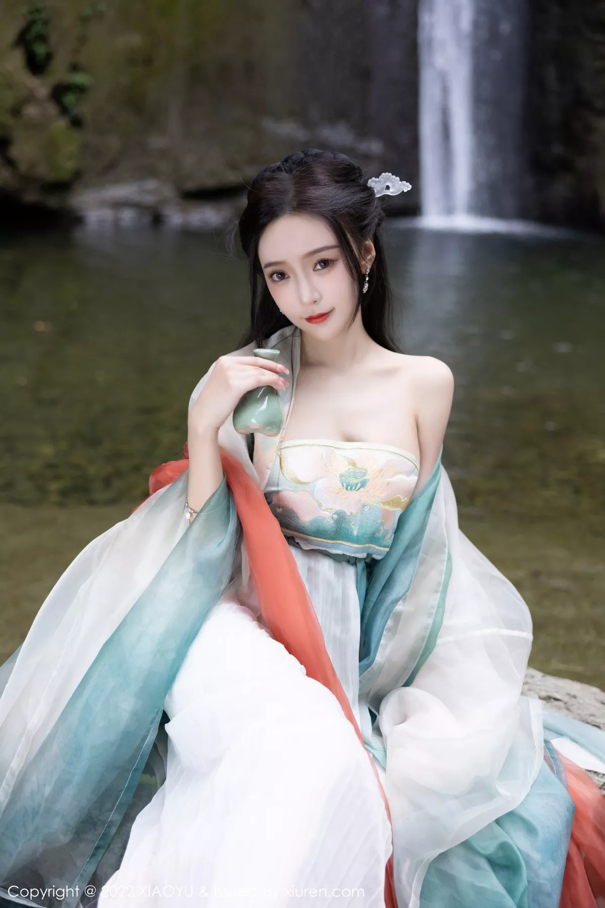 秀人集.com_[XiaoYu画语界]Vol.889_女神王馨瑶yanni杭州旅拍户外场景性感浅色古装服迷人诱惑写真92P
