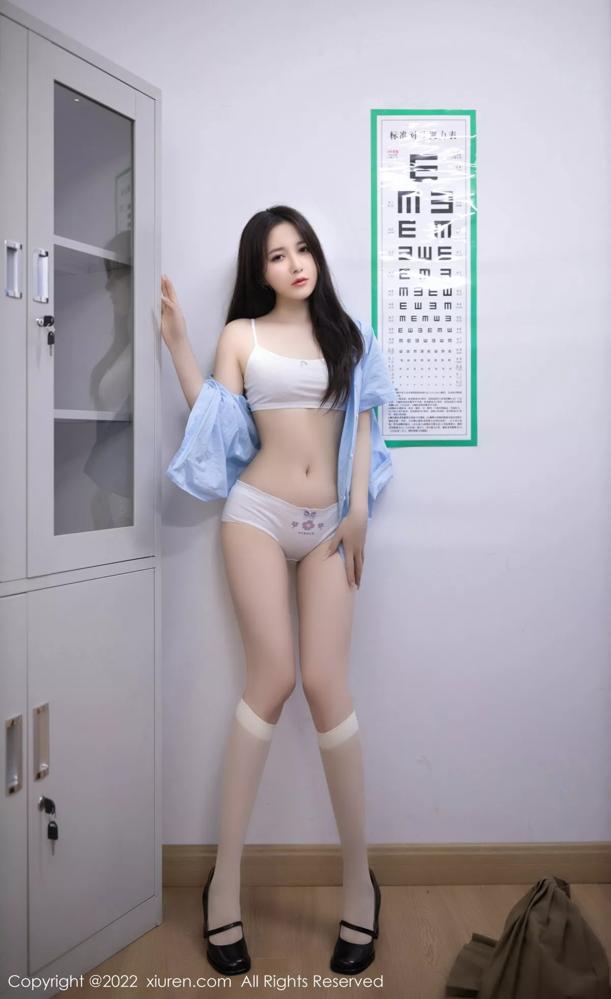 秀人集.com_[XiuRen秀人网]No.5882_模特鱼子酱Fish入学体检主题性感蓝T配短裙露白色内衣诱惑写真67P