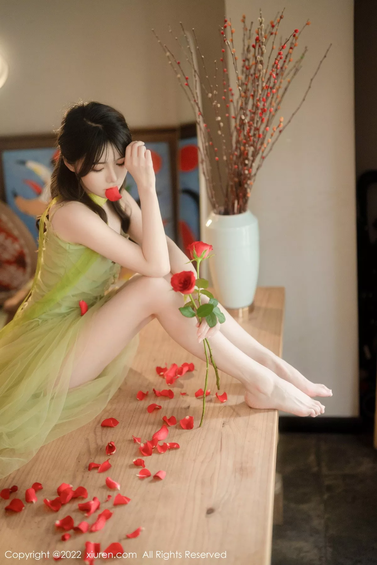秀人集.com_[XiuRen秀人网]No.5875_模特婠婠么私房性感淡绿色连衣裙秀曼妙身姿白嫩美腿诱惑写真85P