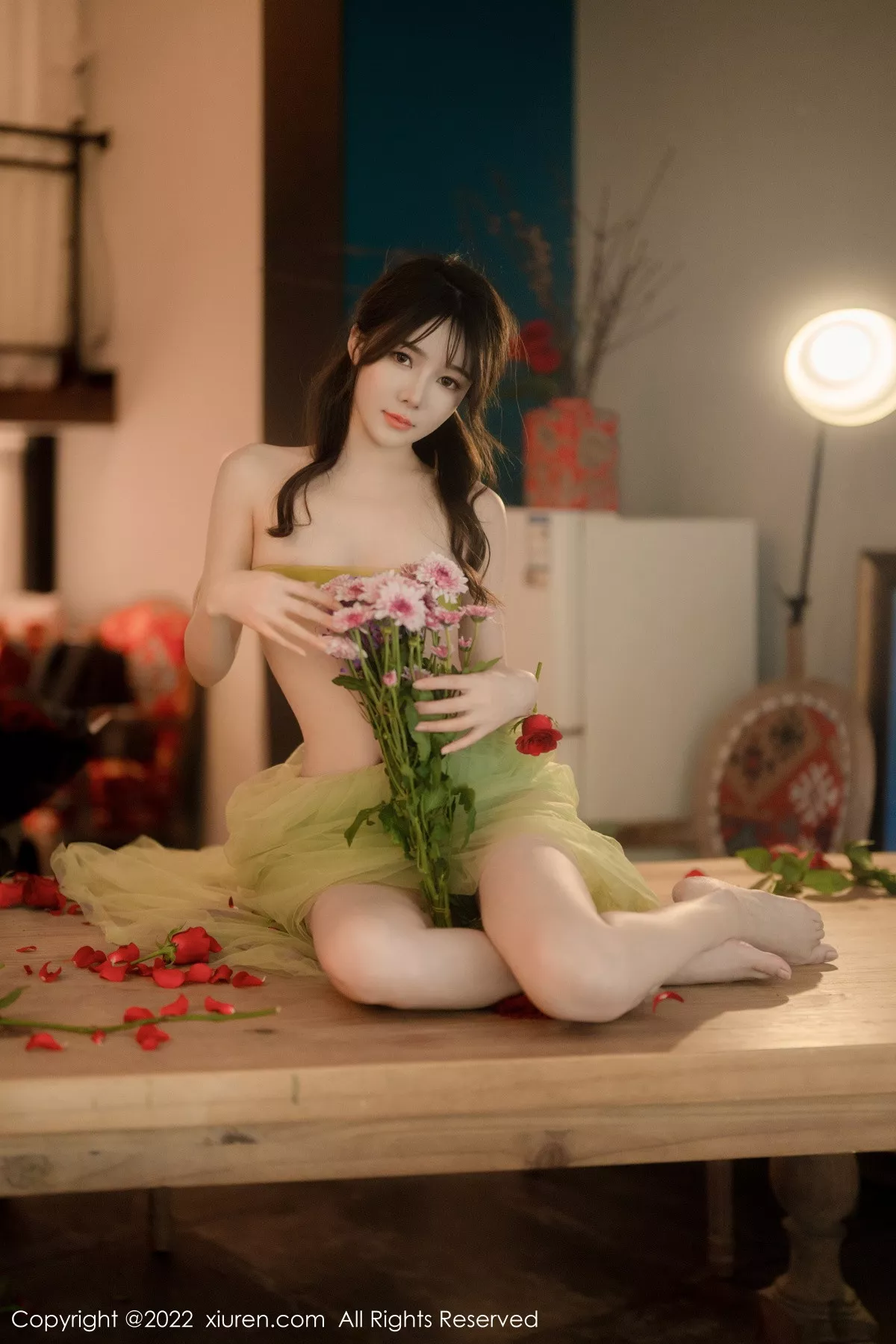 秀人集.com_[XiuRen秀人网]No.5875_模特婠婠么私房性感淡绿色连衣裙秀曼妙身姿白嫩美腿诱惑写真85P