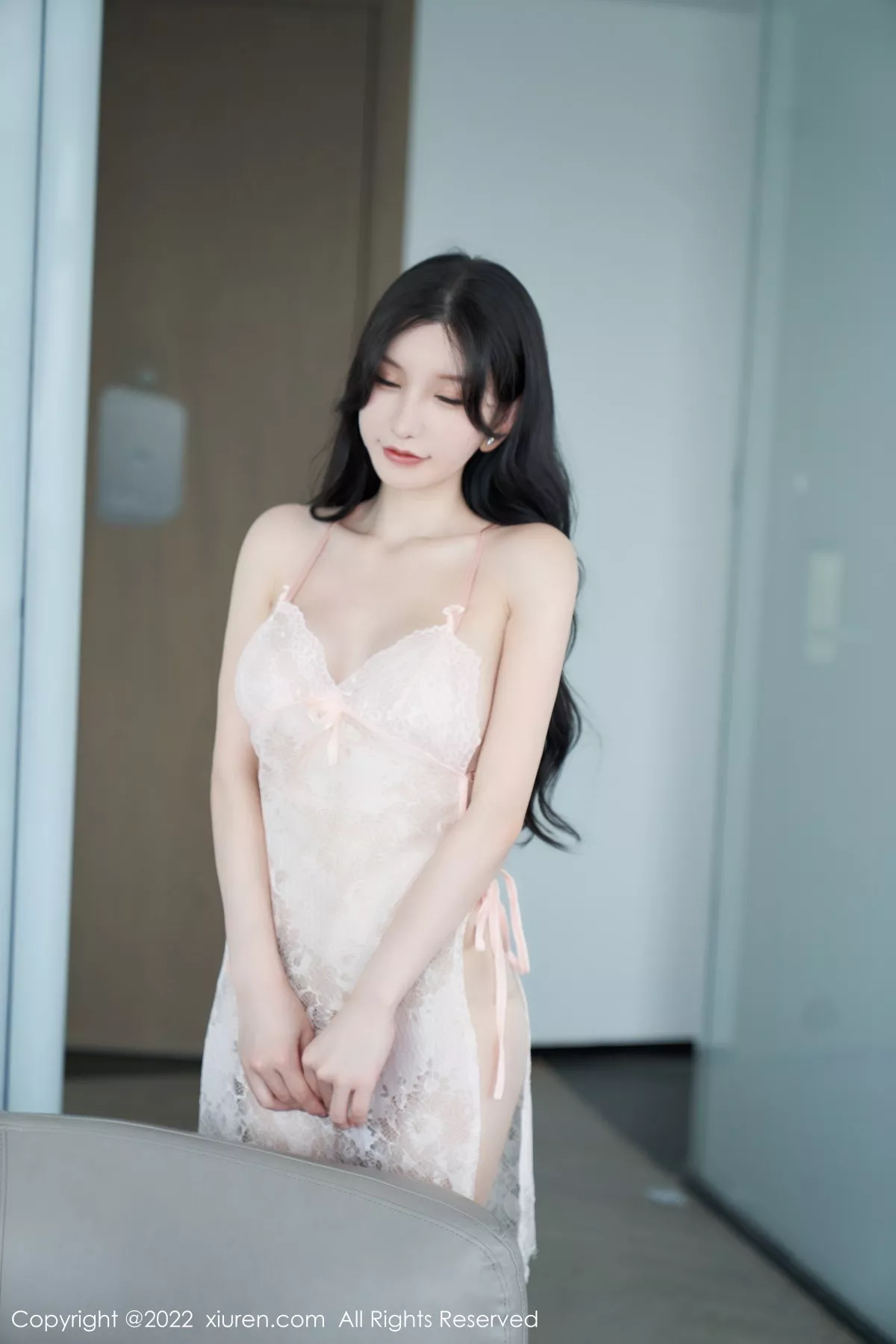 秀人集.com_[XiuRen秀人网]No.5881_女神周于希Sally心愿旅拍性感粉色长裙+白色薄纱惹火诱惑写真80P