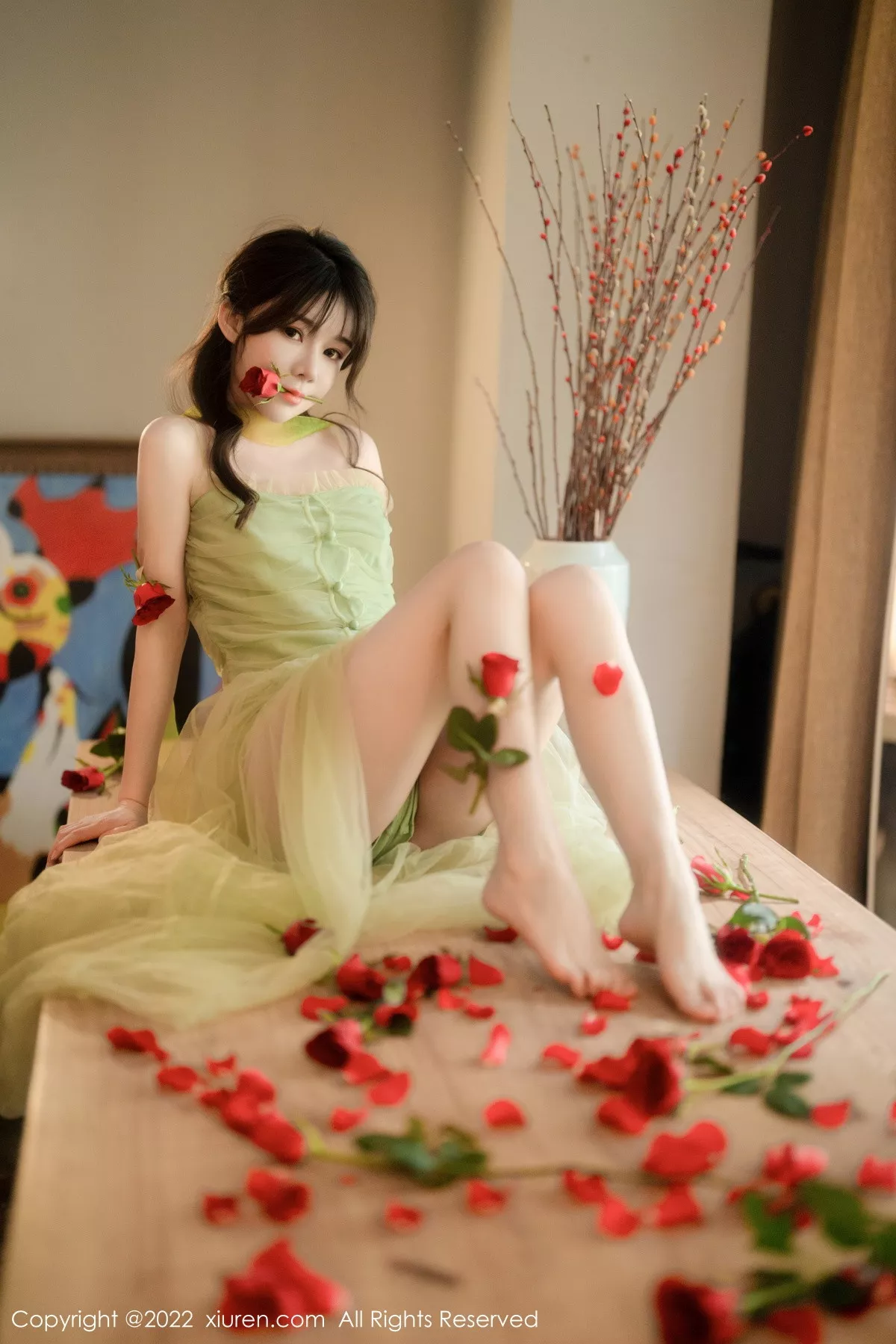 秀人集.com_[XiuRen秀人网]No.5875_模特婠婠么私房性感淡绿色连衣裙秀曼妙身姿白嫩美腿诱惑写真85P
