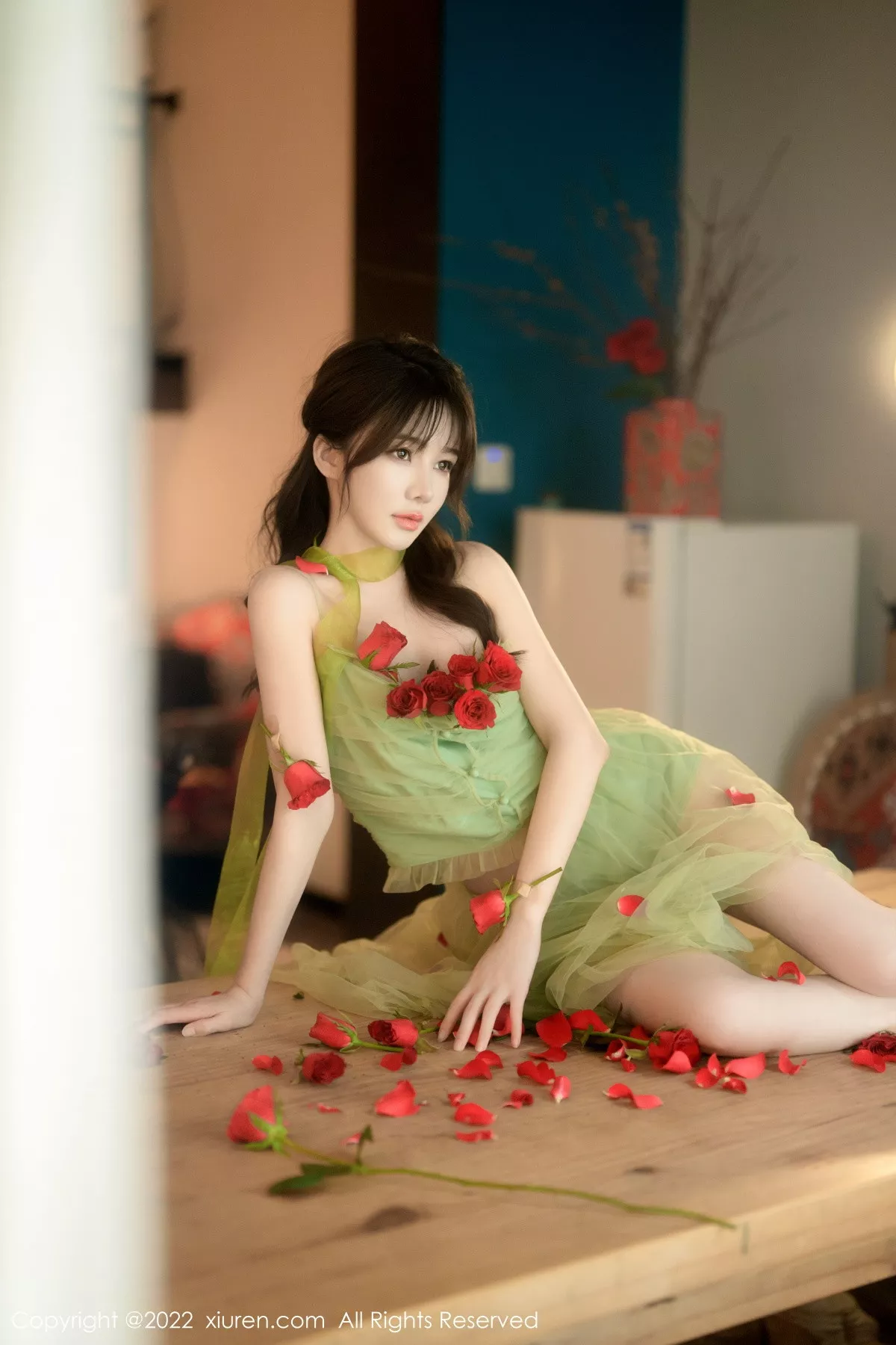 秀人集.com_[XiuRen秀人网]No.5875_模特婠婠么私房性感淡绿色连衣裙秀曼妙身姿白嫩美腿诱惑写真85P