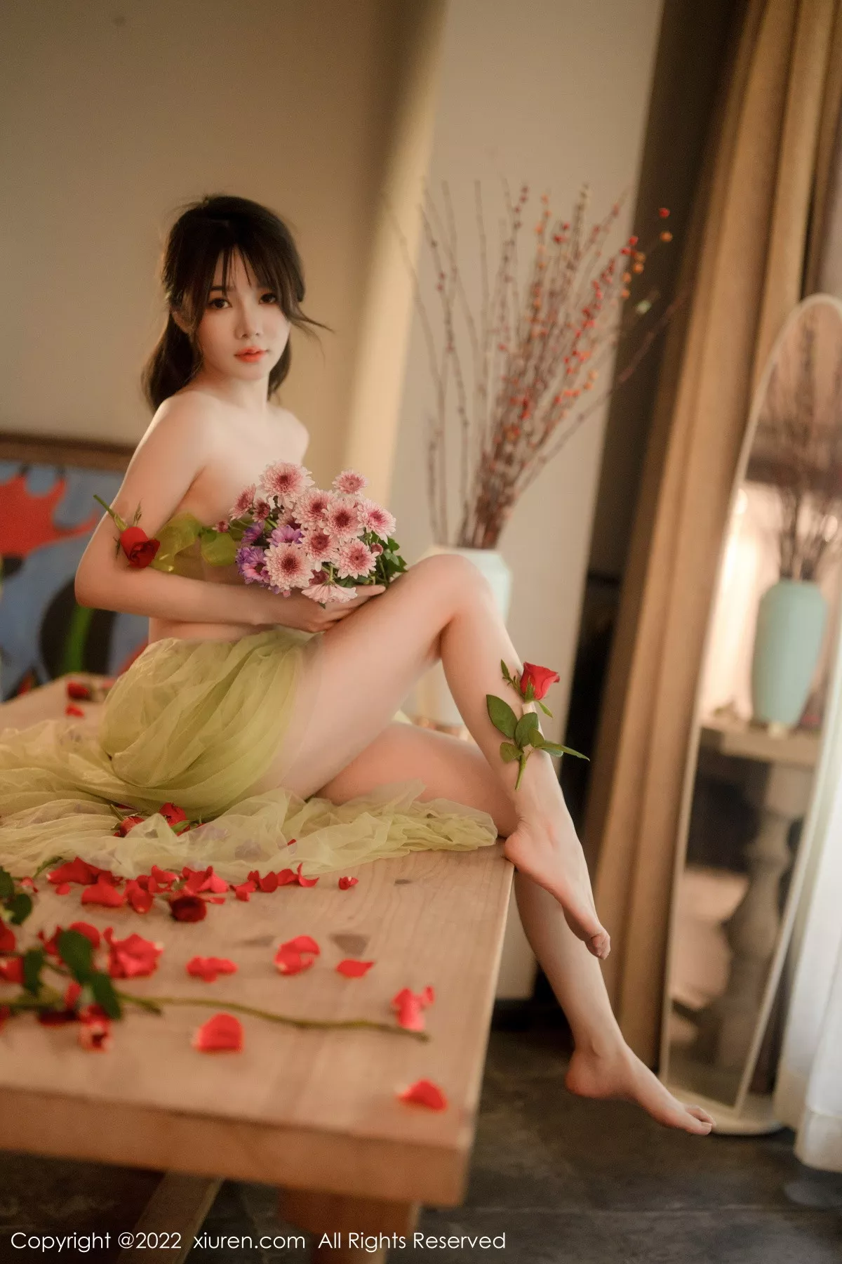 秀人集.com_[XiuRen秀人网]No.5875_模特婠婠么私房性感淡绿色连衣裙秀曼妙身姿白嫩美腿诱惑写真85P