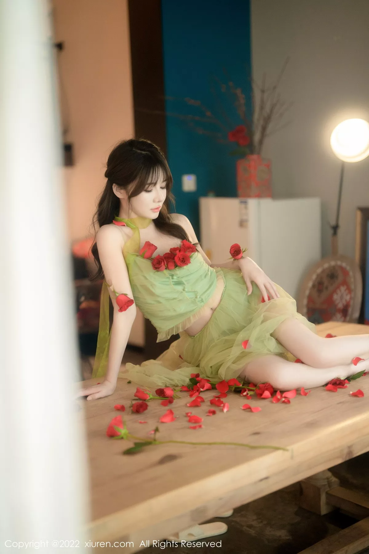 秀人集.com_[XiuRen秀人网]No.5875_模特婠婠么私房性感淡绿色连衣裙秀曼妙身姿白嫩美腿诱惑写真85P