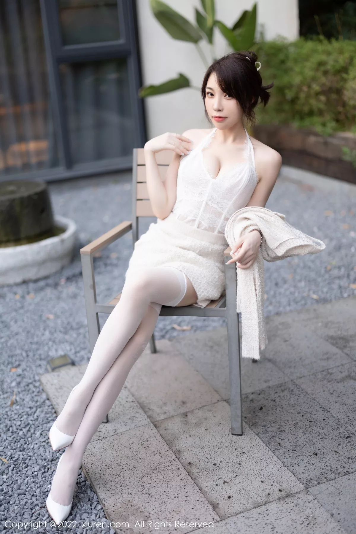 秀人集.com_[XiuRen秀人网]No.5880_女神徐莉芝Booty半脱露性感白色蕾丝内衣配白丝吊袜诱惑写真88P