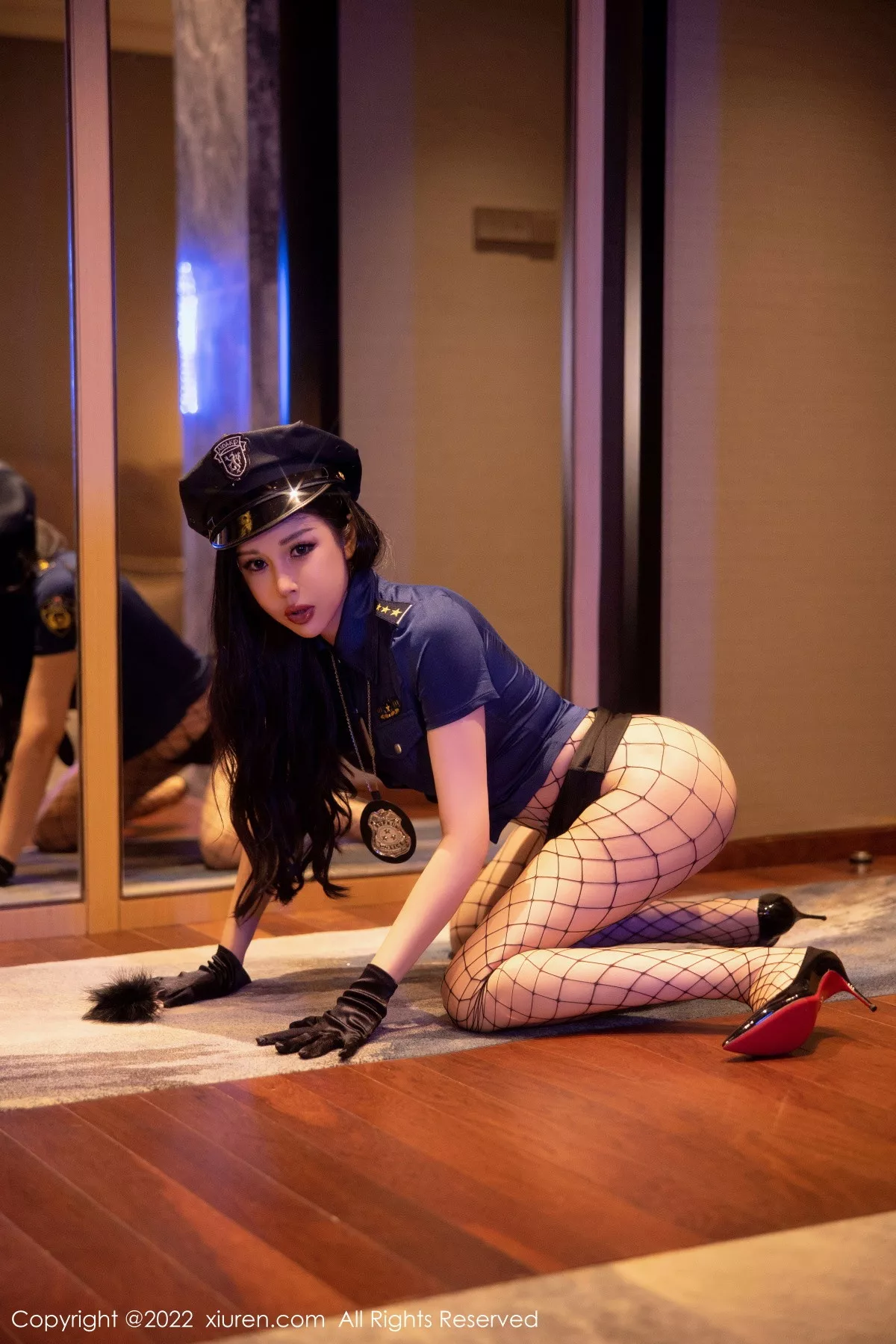 秀人集.com_[XiuRen秀人网]No.5767_模特田冰冰酒店室内拍摄性感警官制服配黑丝网袜完美诱惑写真86P