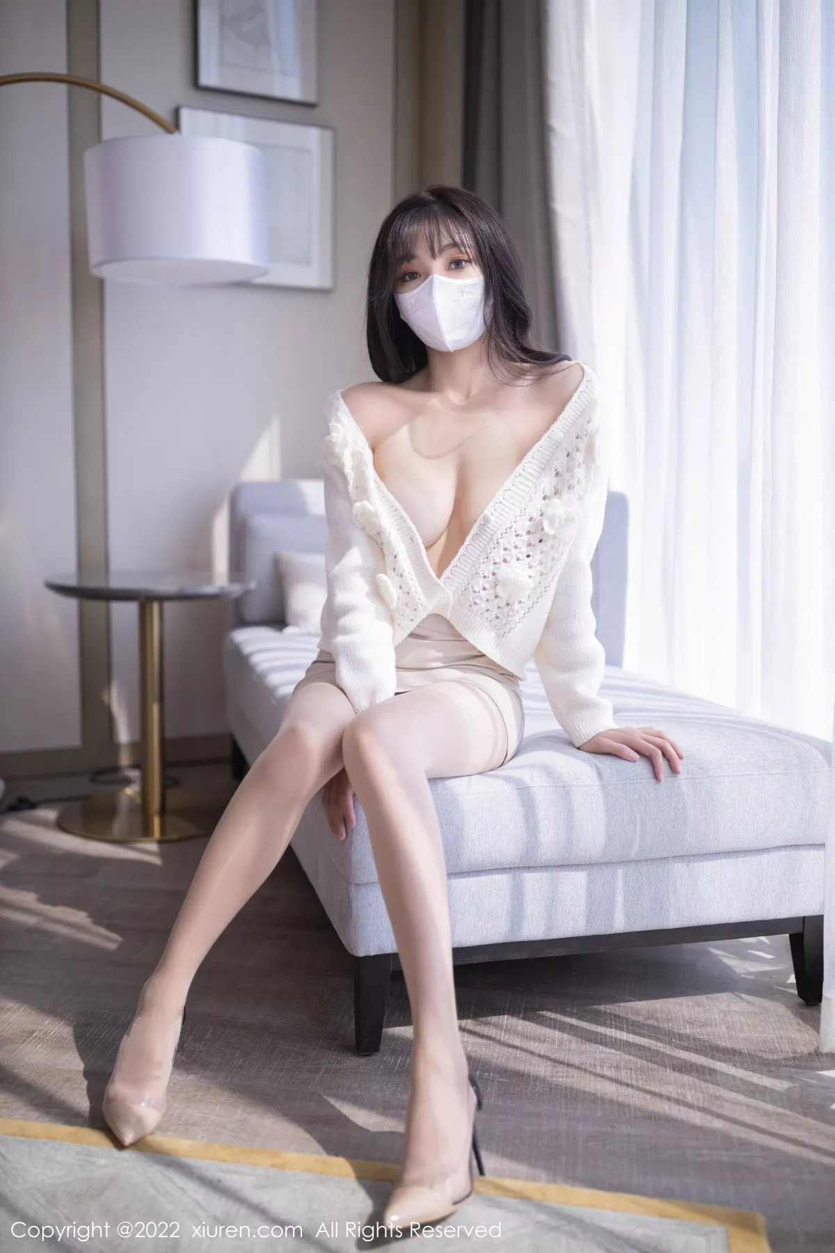 秀人集.com_[XiuRen秀人网]No.5771_模特陆萱萱性感白色毛线衣配浅色短裙半脱秀完美身材诱惑写真84P