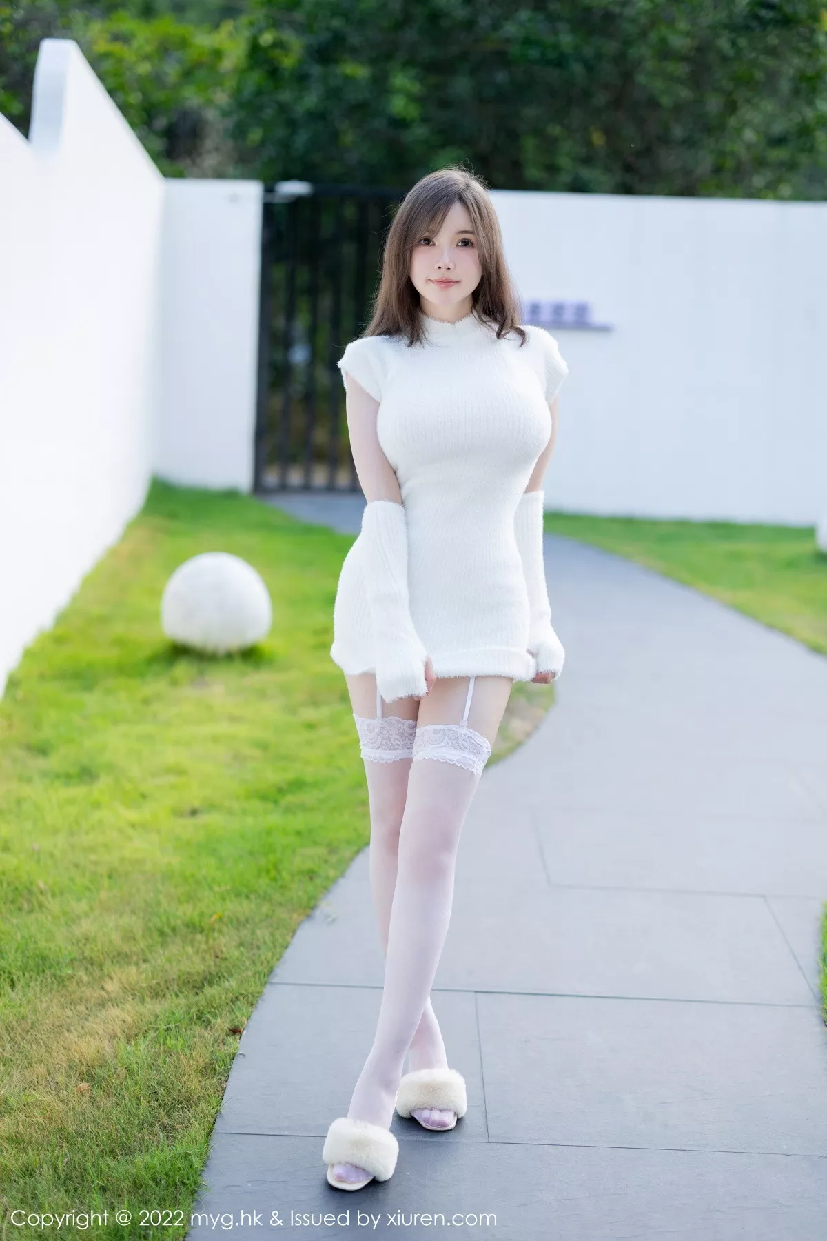 秀人集.com_[MyGirl美媛馆]Vol.644_模特糯美子脱性感白色连衣短裙露蕾丝内衣配白丝吊袜诱惑写真65P