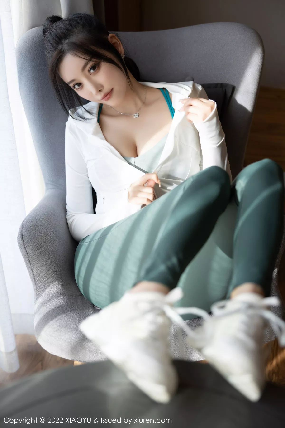 秀人集.com_[XiaoYu画语界]Vol.892_女神杨晨晨Yome性感白色外衣配紧身长裤秀完美身材诱惑写真95P