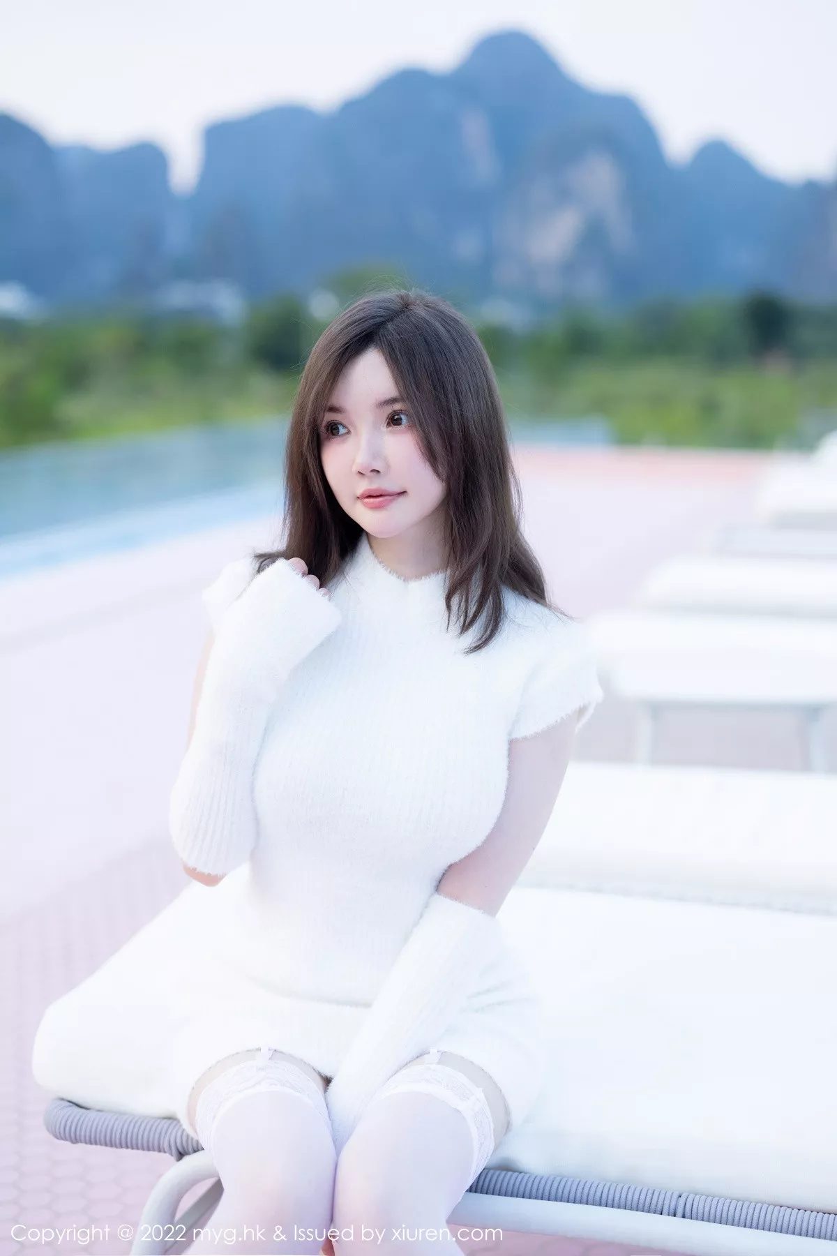 秀人集.com_[MyGirl美媛馆]Vol.644_模特糯美子脱性感白色连衣短裙露蕾丝内衣配白丝吊袜诱惑写真65P