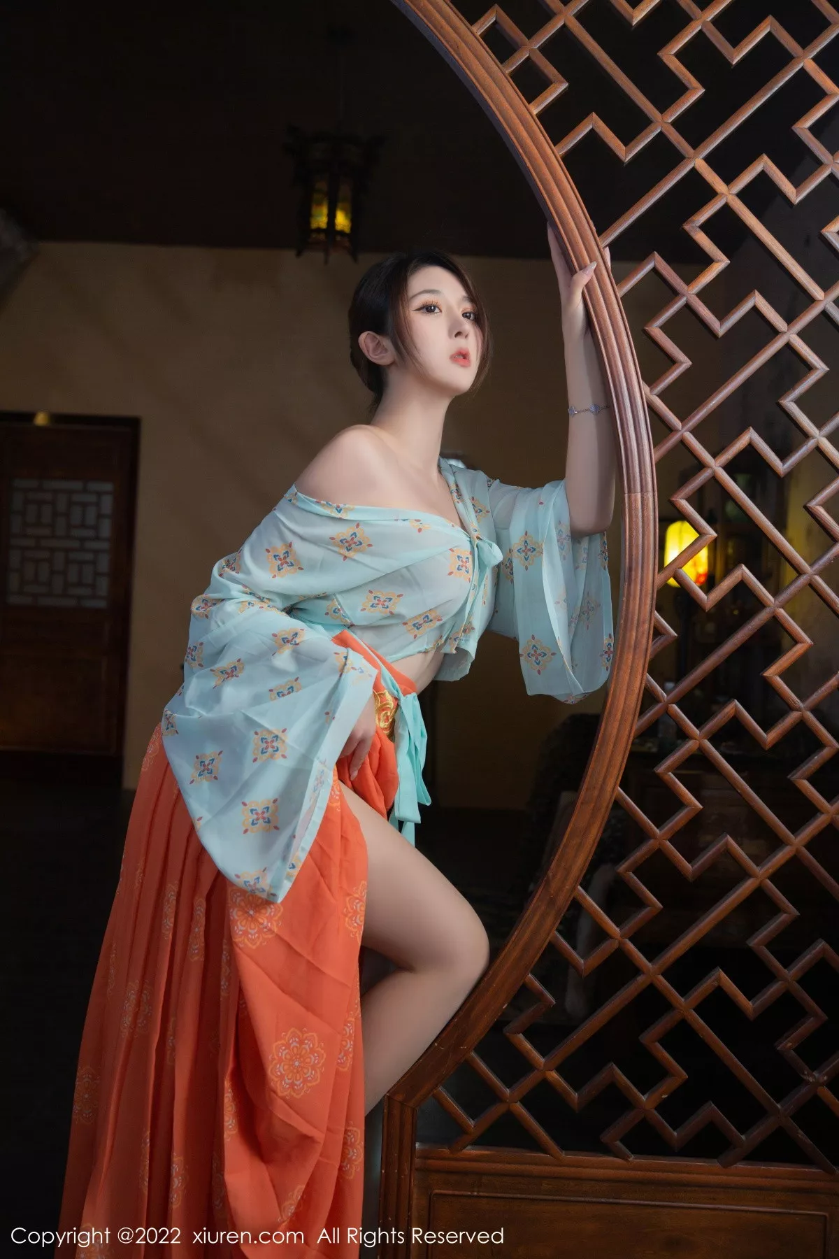 秀人集.com_[XiuRen秀人网]No.5772_模特夏甜甜浅蓝色古装服饰配超薄原色丝袜秀美腿性感迷人写真77P