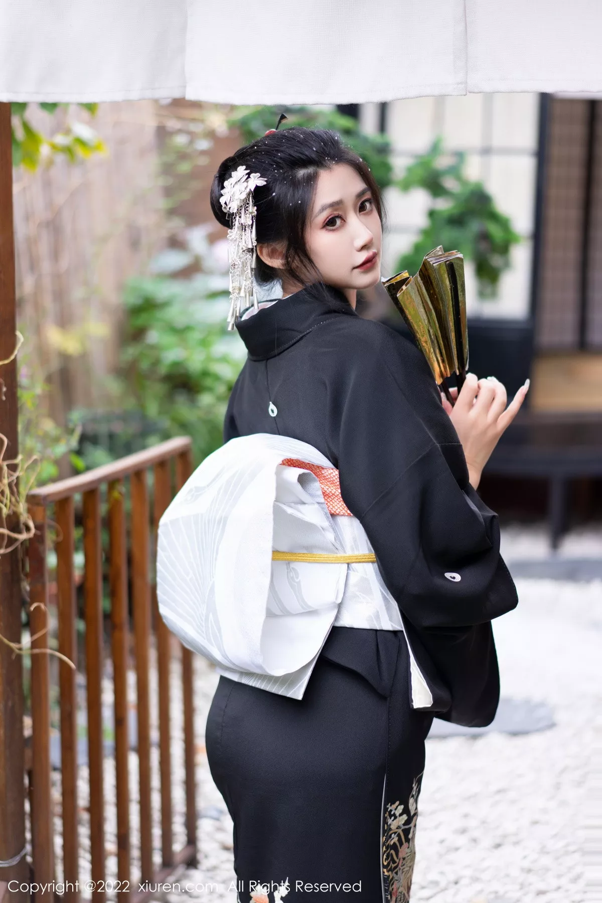 秀人集.com_[XiuRen秀人网]No.5932_模特laura阿姣性感深色日式和服半脱秀柔美身材迷人诱惑写真74P