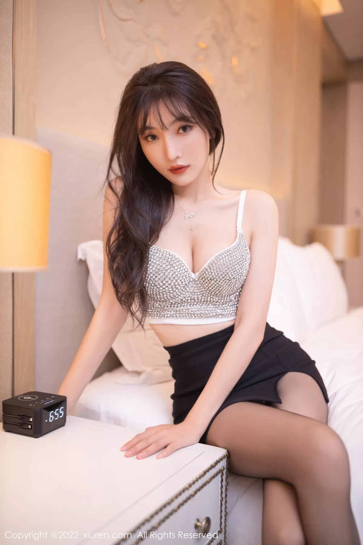 秀人集.com_[XiuRen秀人网]No.5940_模特陆萱萱白色上衣配黑色短裙露性感镶砖内衣迷人诱惑写真78P