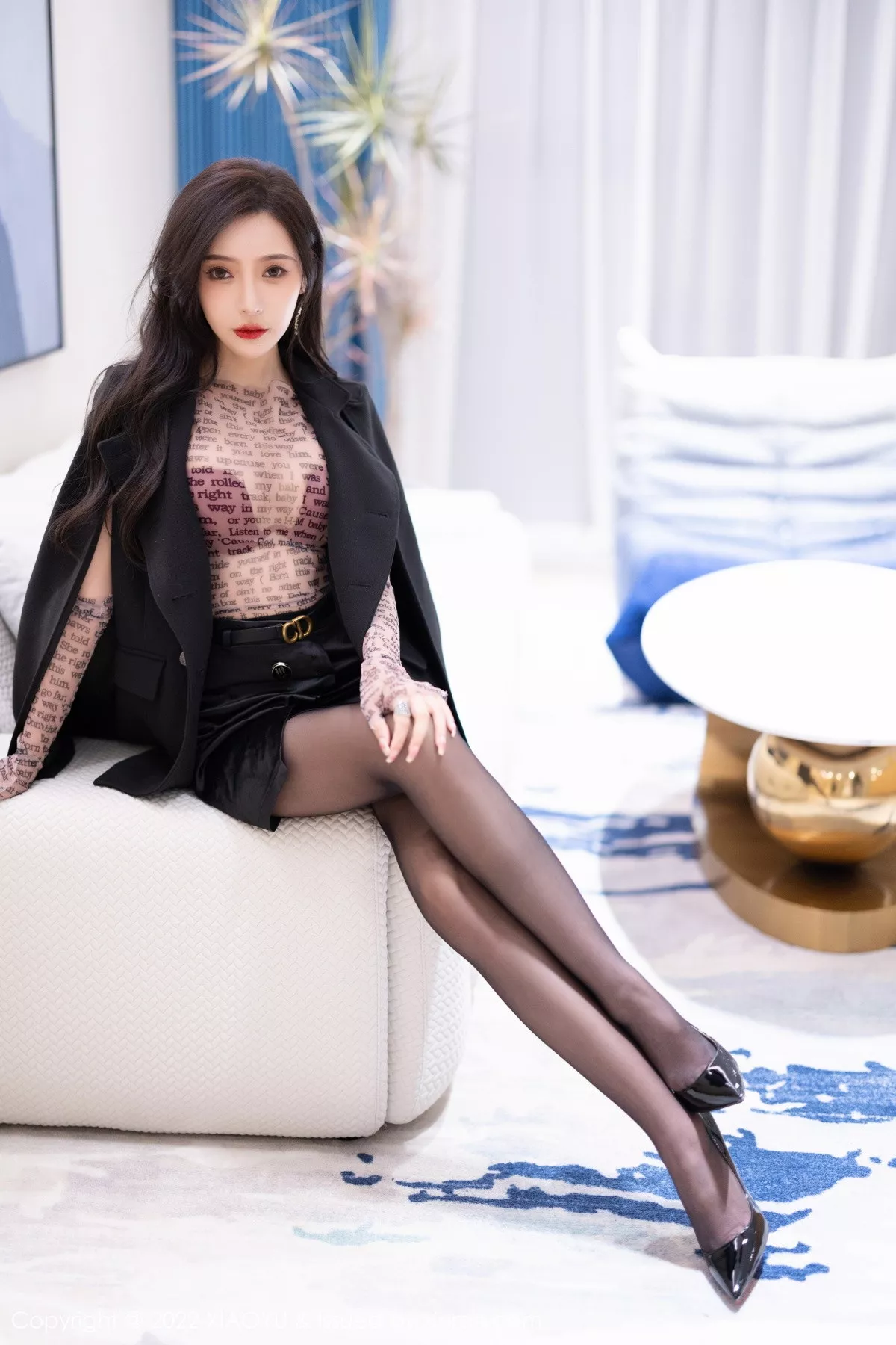 秀人集.com_[XiaoYu画语界]Vol.916_女神王馨瑶yanni半脱露轻透服饰配超薄黑丝秀惹火身材诱惑写真93P