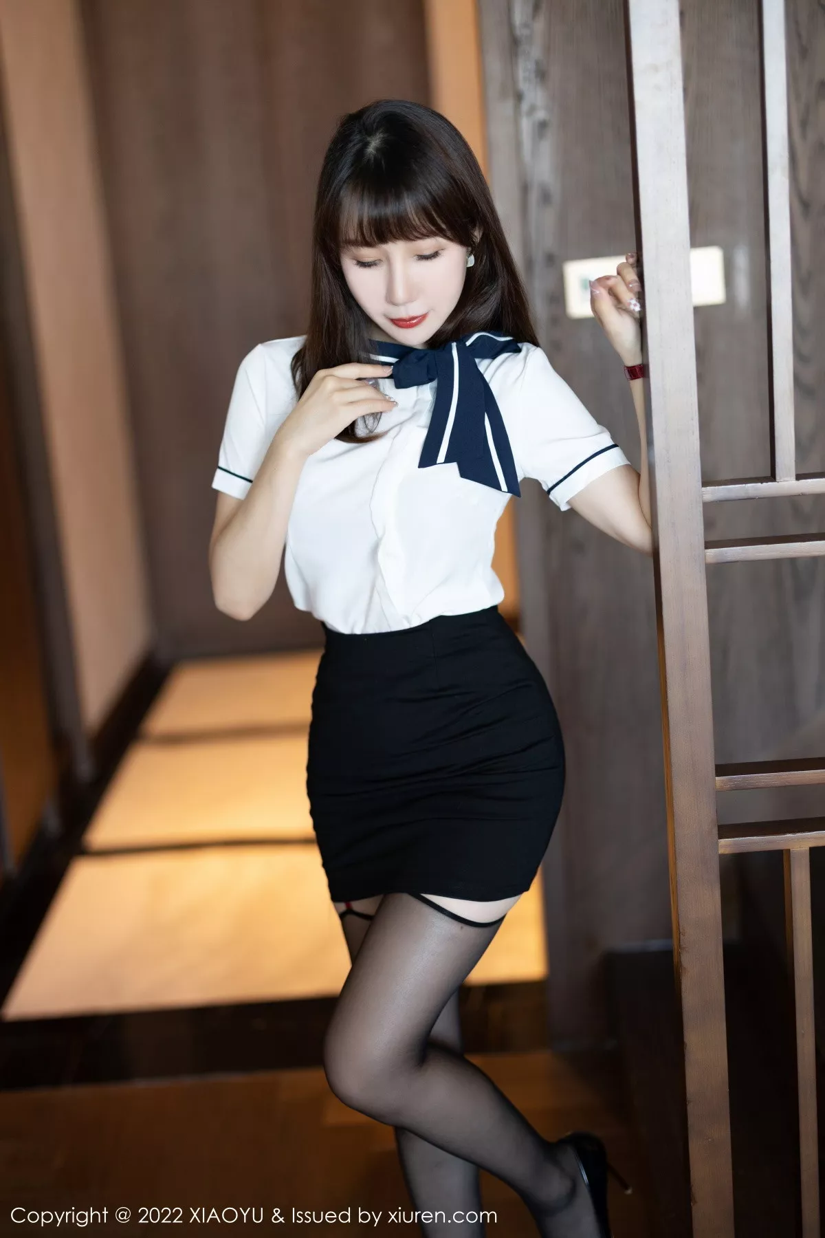 秀人集.com_[XiaoYu画语界]Vol.918_模特波巧酱性感白T配黑色短裙半脱露黑色轻透内衣迷人诱惑写真83P