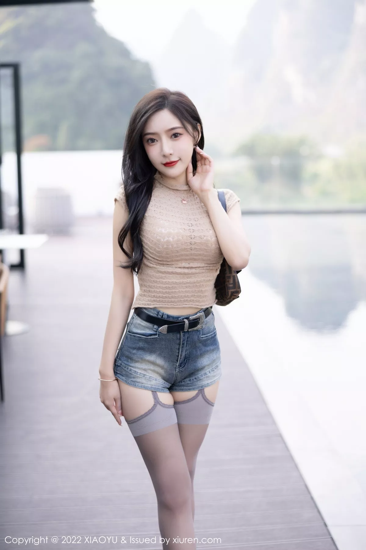 秀人集.com_[XiaoYu画语界]Vol.919_女神王馨瑶yanni浅色衣配牛仔短裤半脱露蕾丝内衣撩人诱惑写真87P