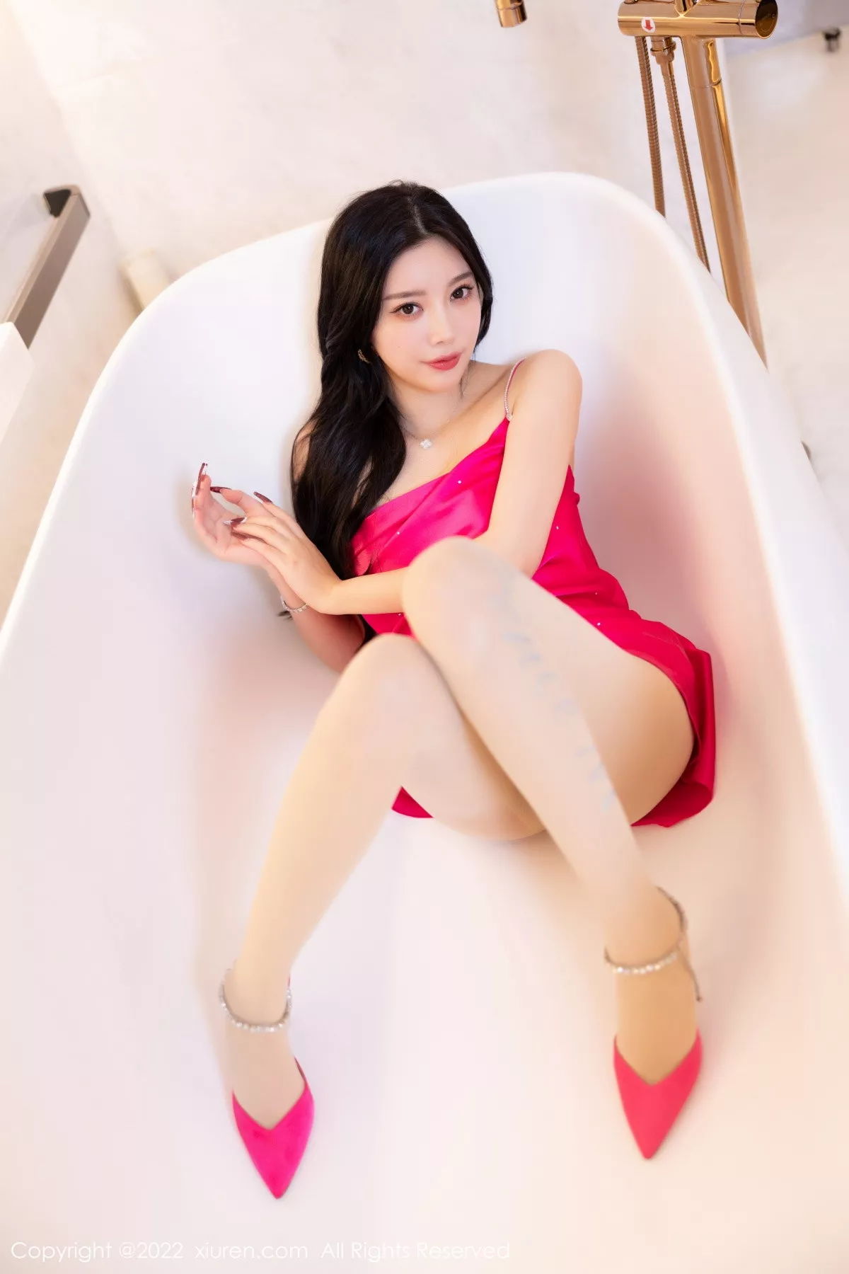 秀人集.com_[XiuRen秀人网]No.5959_女神杨晨晨Yome浴室脱红色短裙露无内肉丝秀惹火身材诱惑写真88P