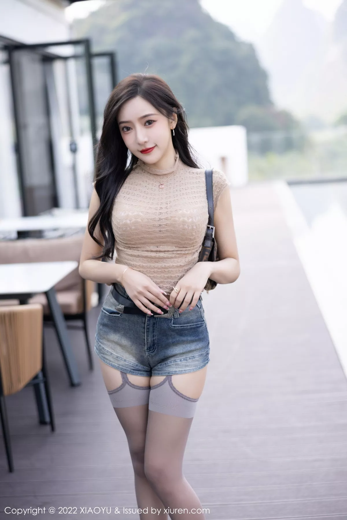 秀人集.com_[XiaoYu画语界]Vol.919_女神王馨瑶yanni浅色衣配牛仔短裤半脱露蕾丝内衣撩人诱惑写真87P