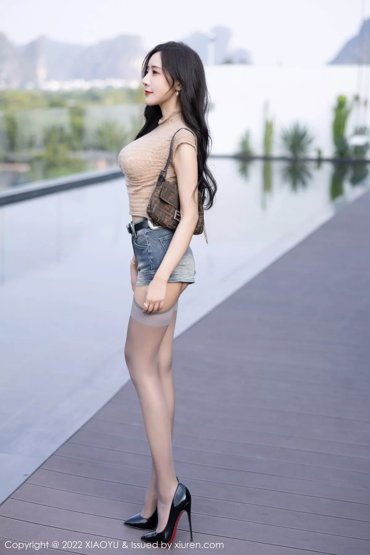 秀人集.com_[XiaoYu画语界]Vol.919_女神王馨瑶yanni浅色衣配牛仔短裤半脱露蕾丝内衣撩人诱惑写真87P