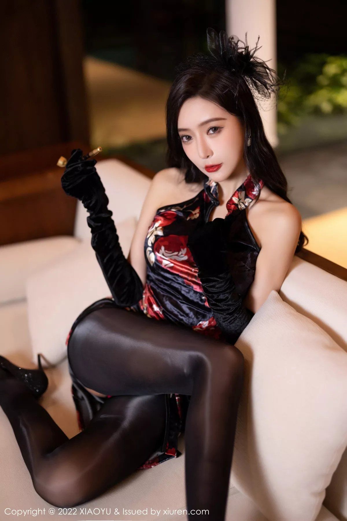 秀人集.com_[XiaoYu画语界]Vol.909_女神王馨瑶yanni脱性感深色旗袍露红色内衣配开档黑丝诱惑写真90P