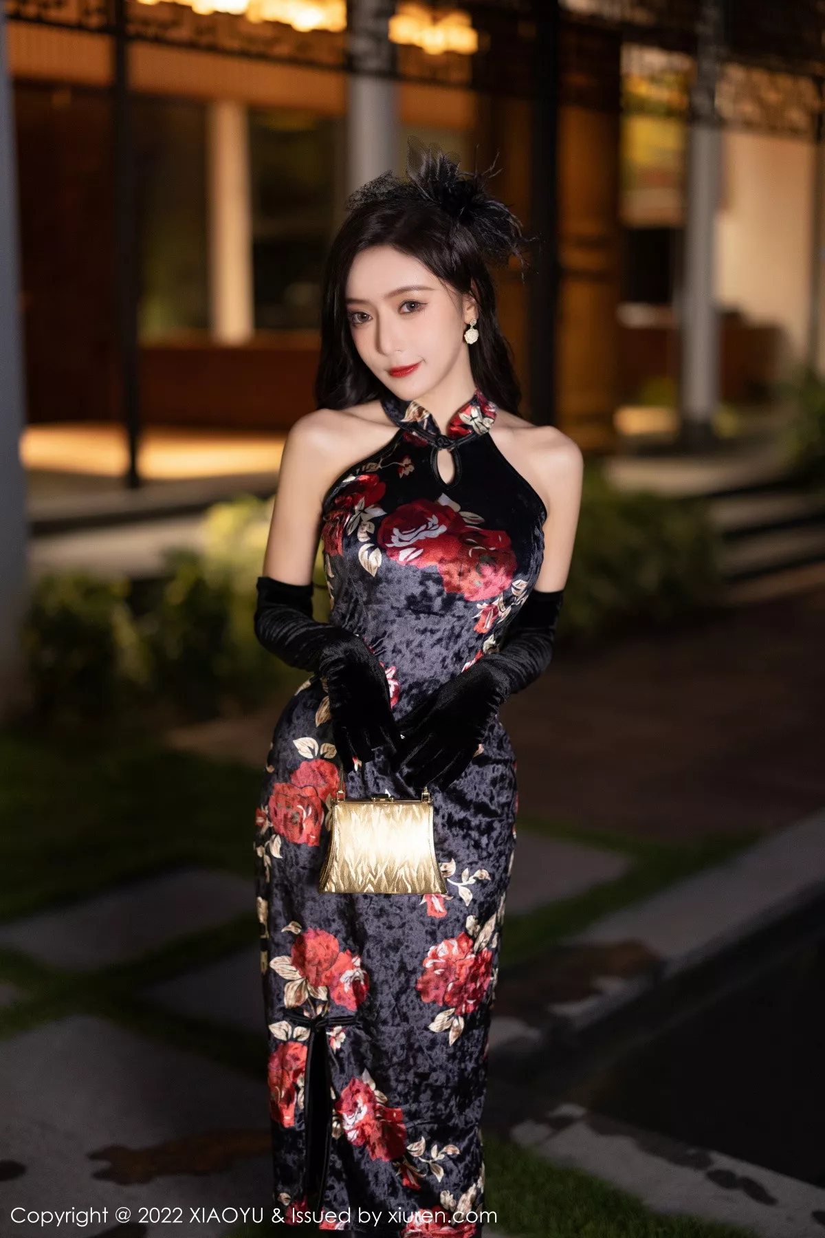 秀人集.com_[XiaoYu画语界]Vol.909_女神王馨瑶yanni脱性感深色旗袍露红色内衣配开档黑丝诱惑写真90P
