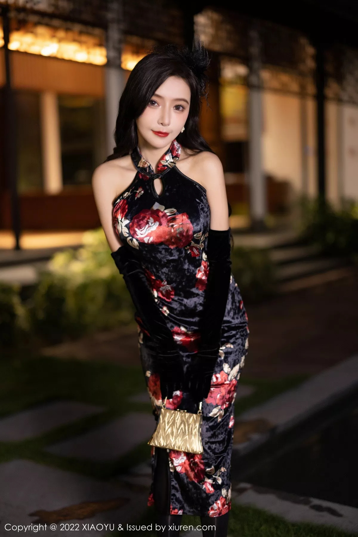 秀人集.com_[XiaoYu画语界]Vol.909_女神王馨瑶yanni脱性感深色旗袍露红色内衣配开档黑丝诱惑写真90P