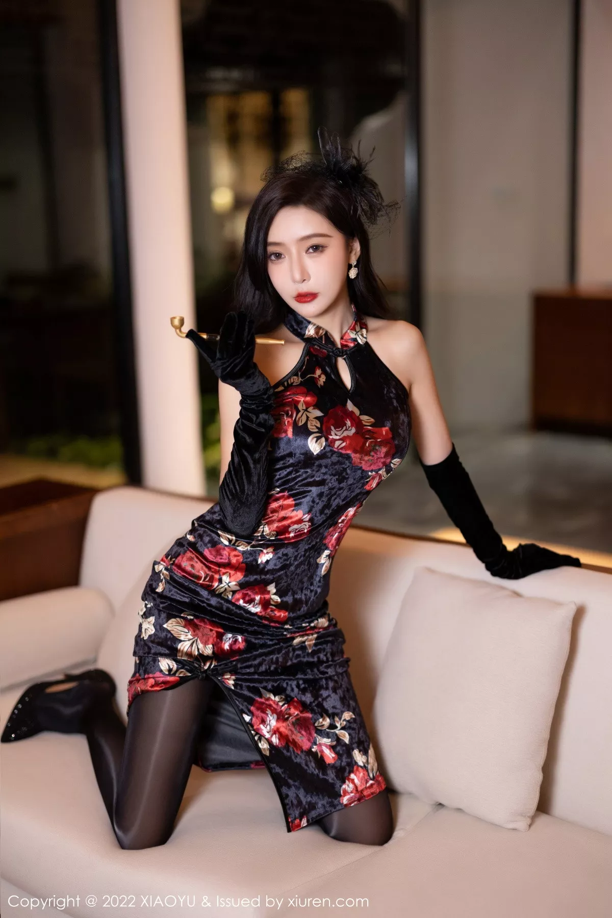 秀人集.com_[XiaoYu画语界]Vol.909_女神王馨瑶yanni脱性感深色旗袍露红色内衣配开档黑丝诱惑写真90P