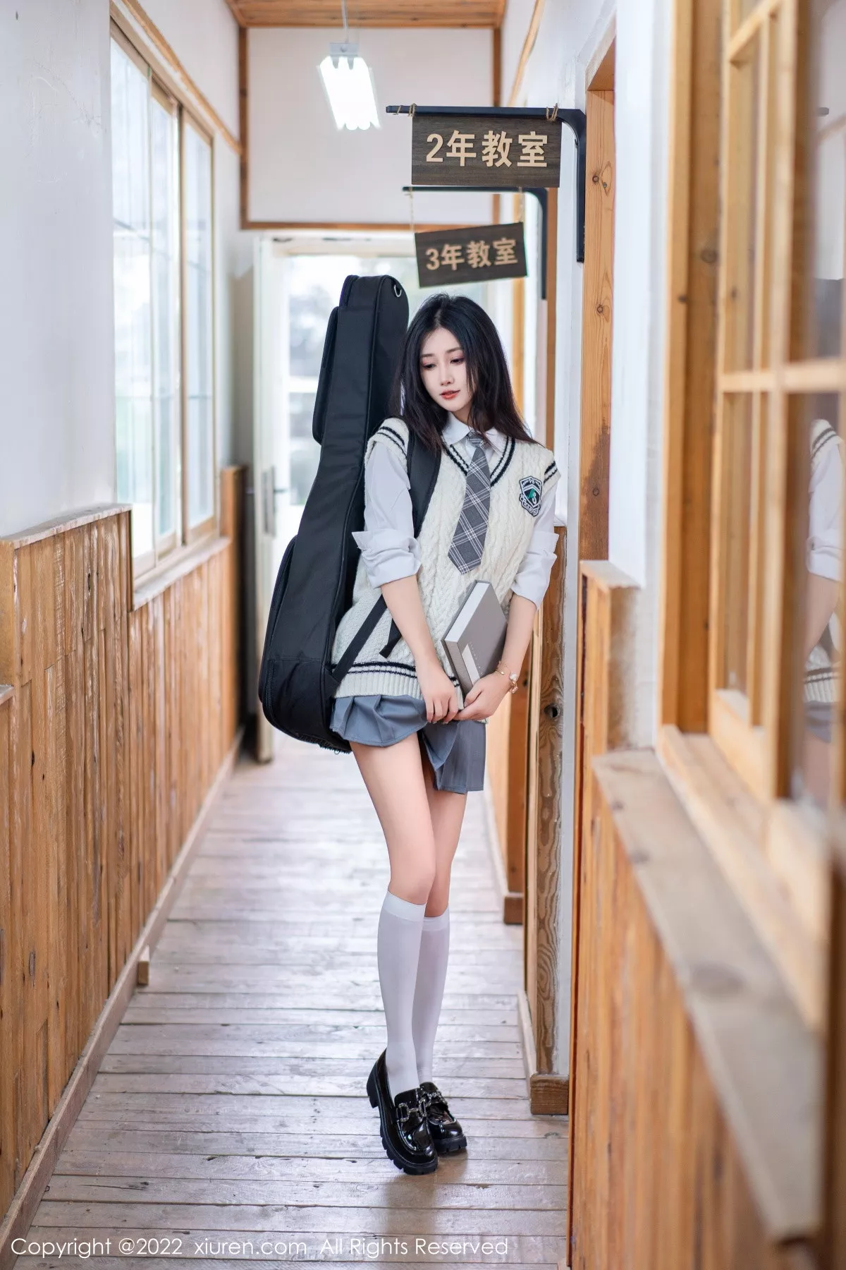 秀人集.com_[XiuRen秀人网]No.5970_模特Laura阿姣性感学妹短裙制服露白色内衣秀曼妙身姿迷人写真99P