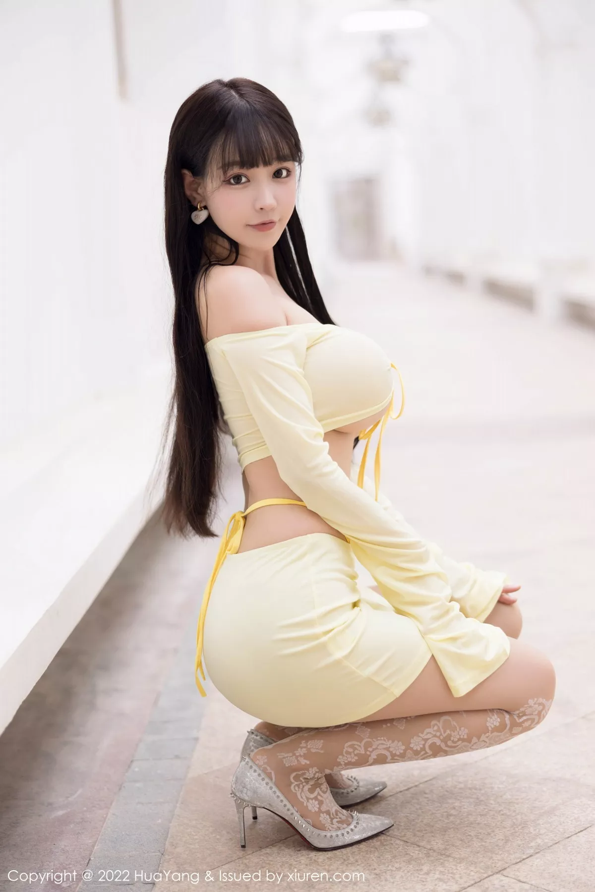 秀人集.com_[HuaYang花漾]Vol.522_女神朱可儿Flora性感淡黄色轻透服配超薄无内肉丝惹火诱惑写真60P